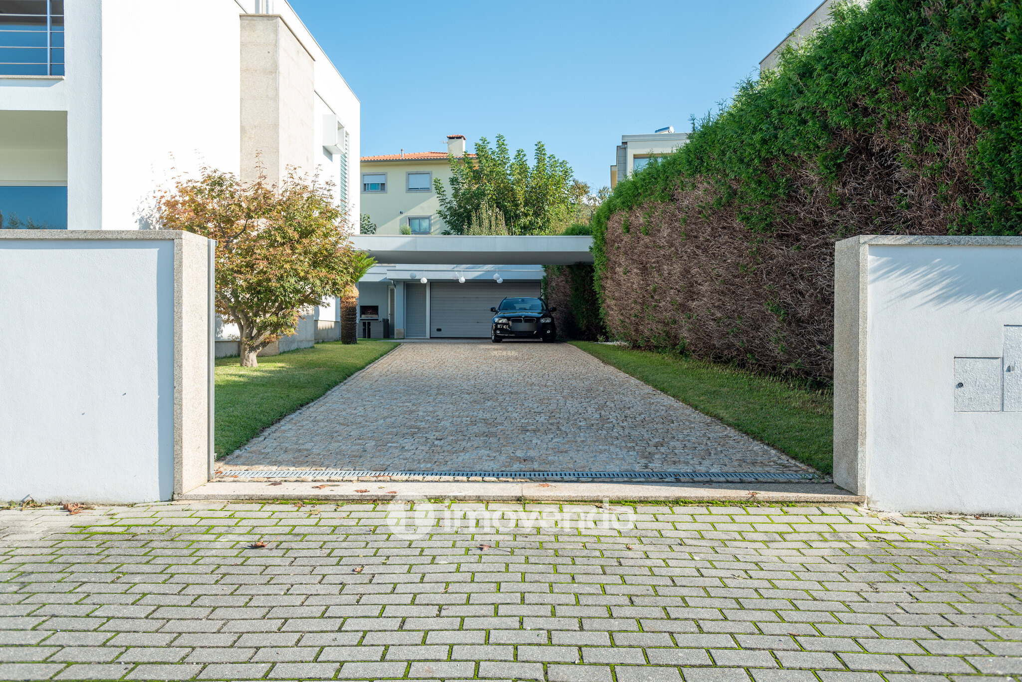 Moradia exclusiva T5, com piscina e garagem, em Braga