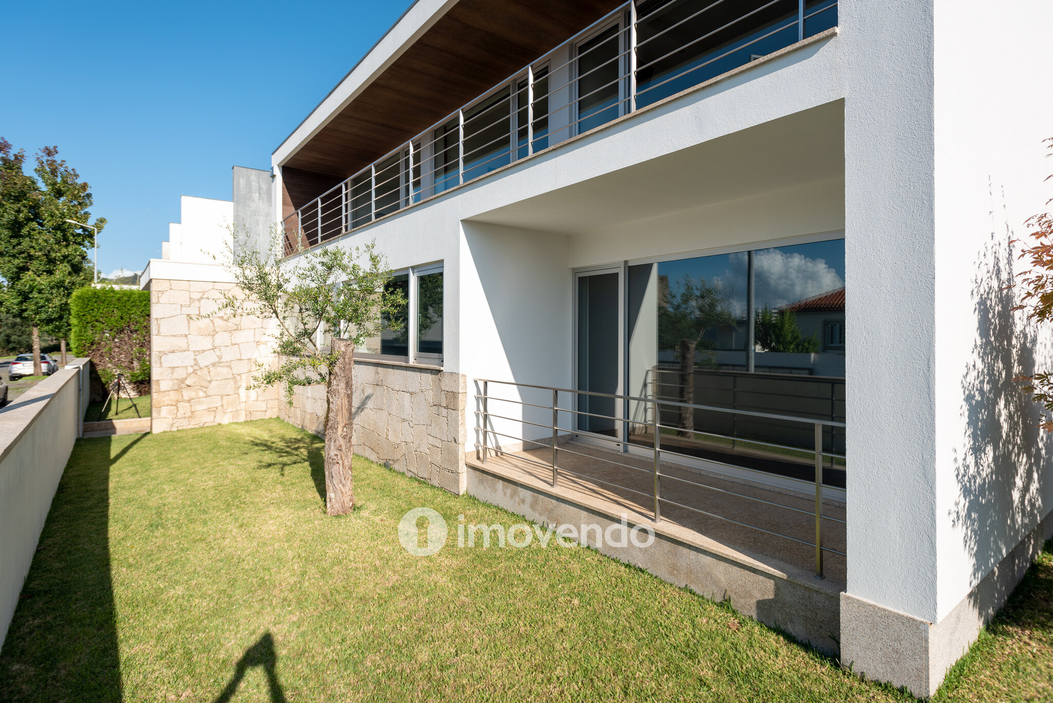 Moradia exclusiva T5, com piscina e garagem, em Braga