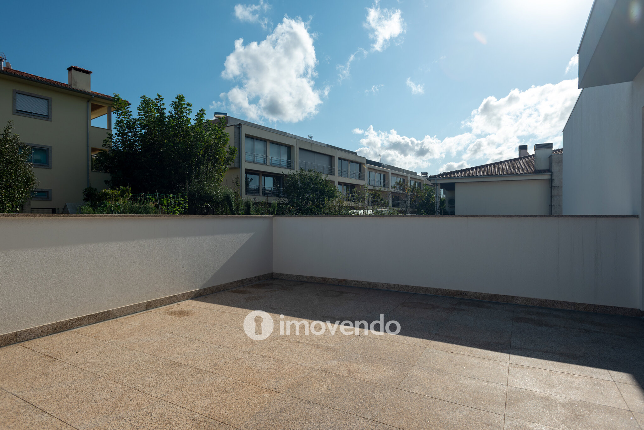 Moradia exclusiva T5, com piscina e garagem, em Braga