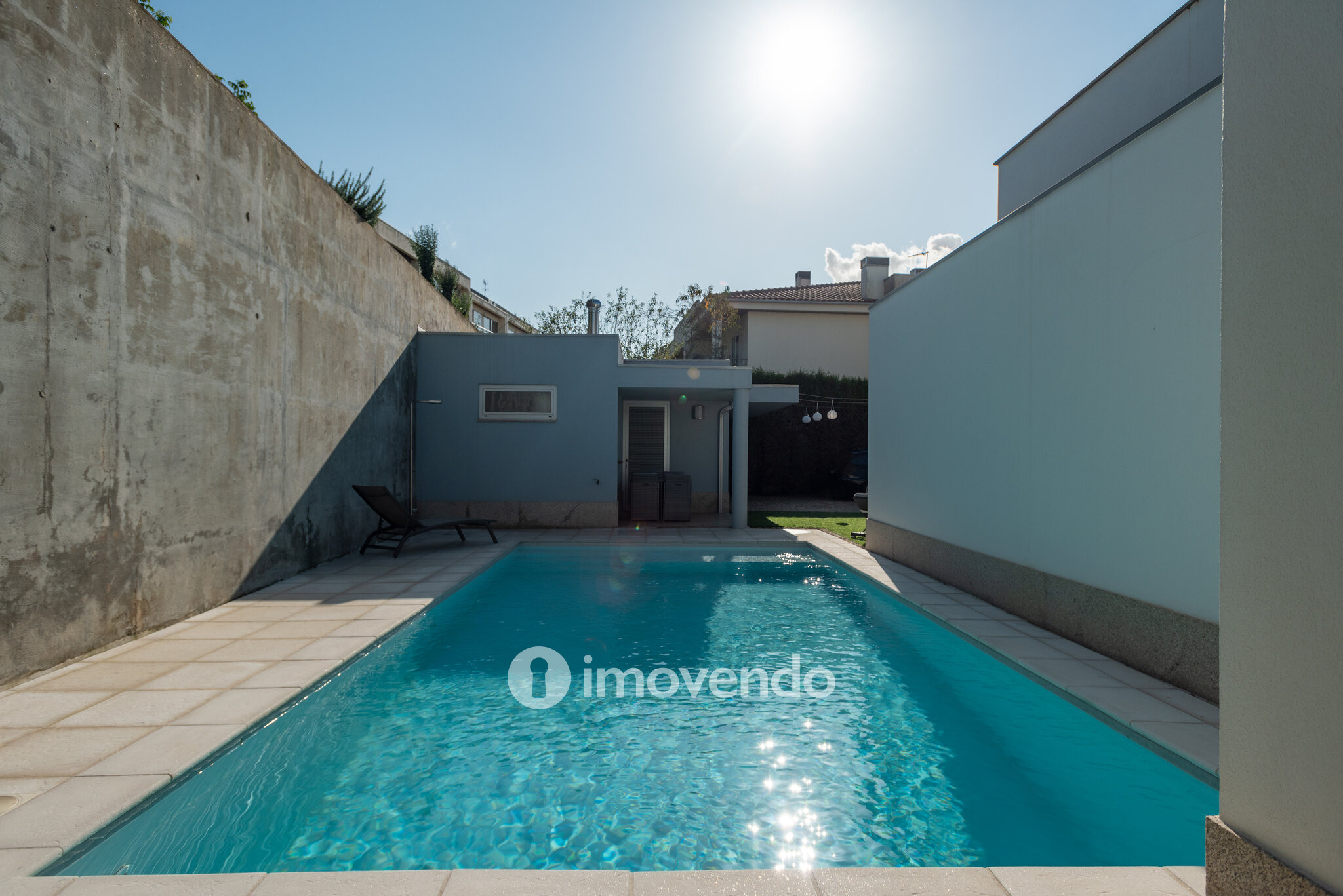 Moradia exclusiva T5, com piscina e garagem, em Braga