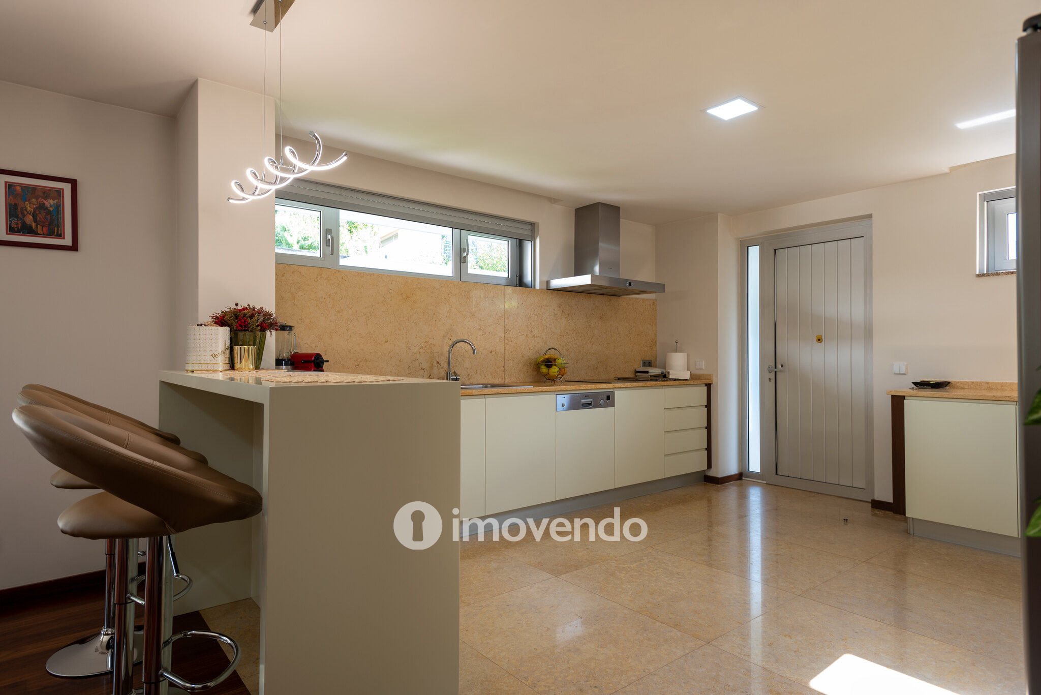 Moradia exclusiva T5, com piscina e garagem, em Braga