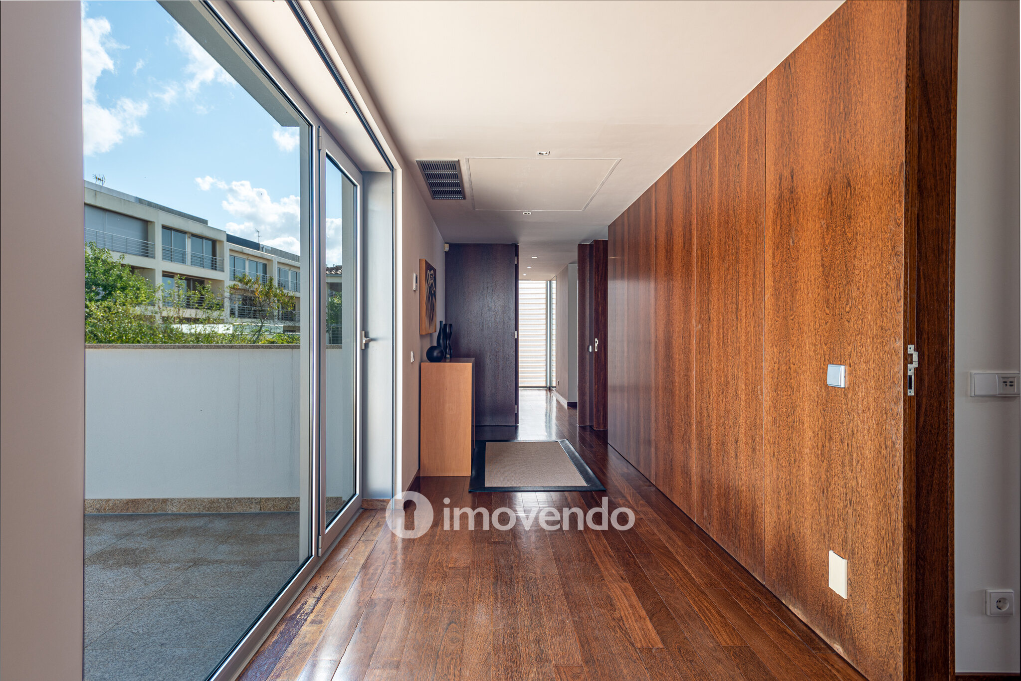 Moradia exclusiva T5, com piscina e garagem, em Braga