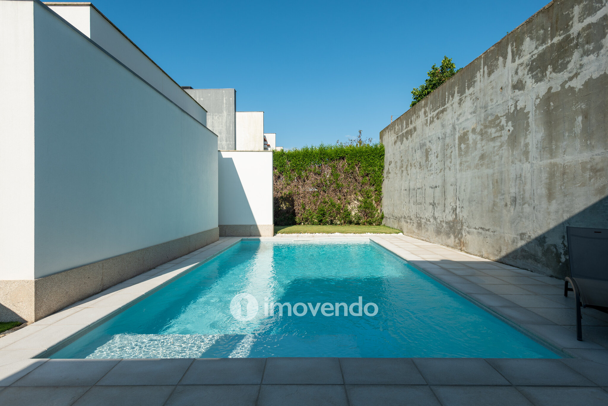 Moradia exclusiva T5, com piscina e garagem, em Braga