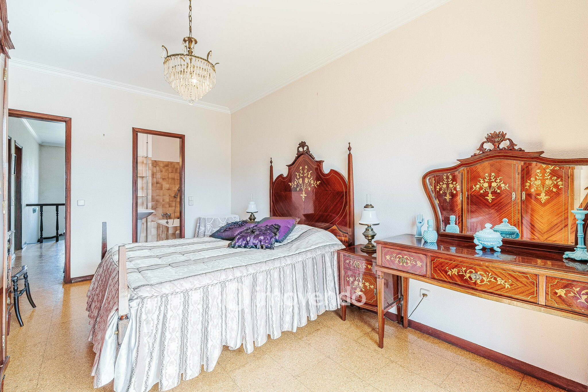 Moradia isolada T4, com garagem e áreas amplas, no Estoril