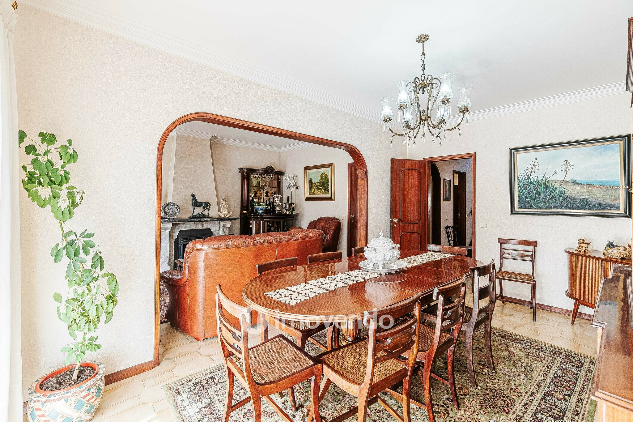 Moradia isolada T4, com garagem e áreas amplas, no Estoril