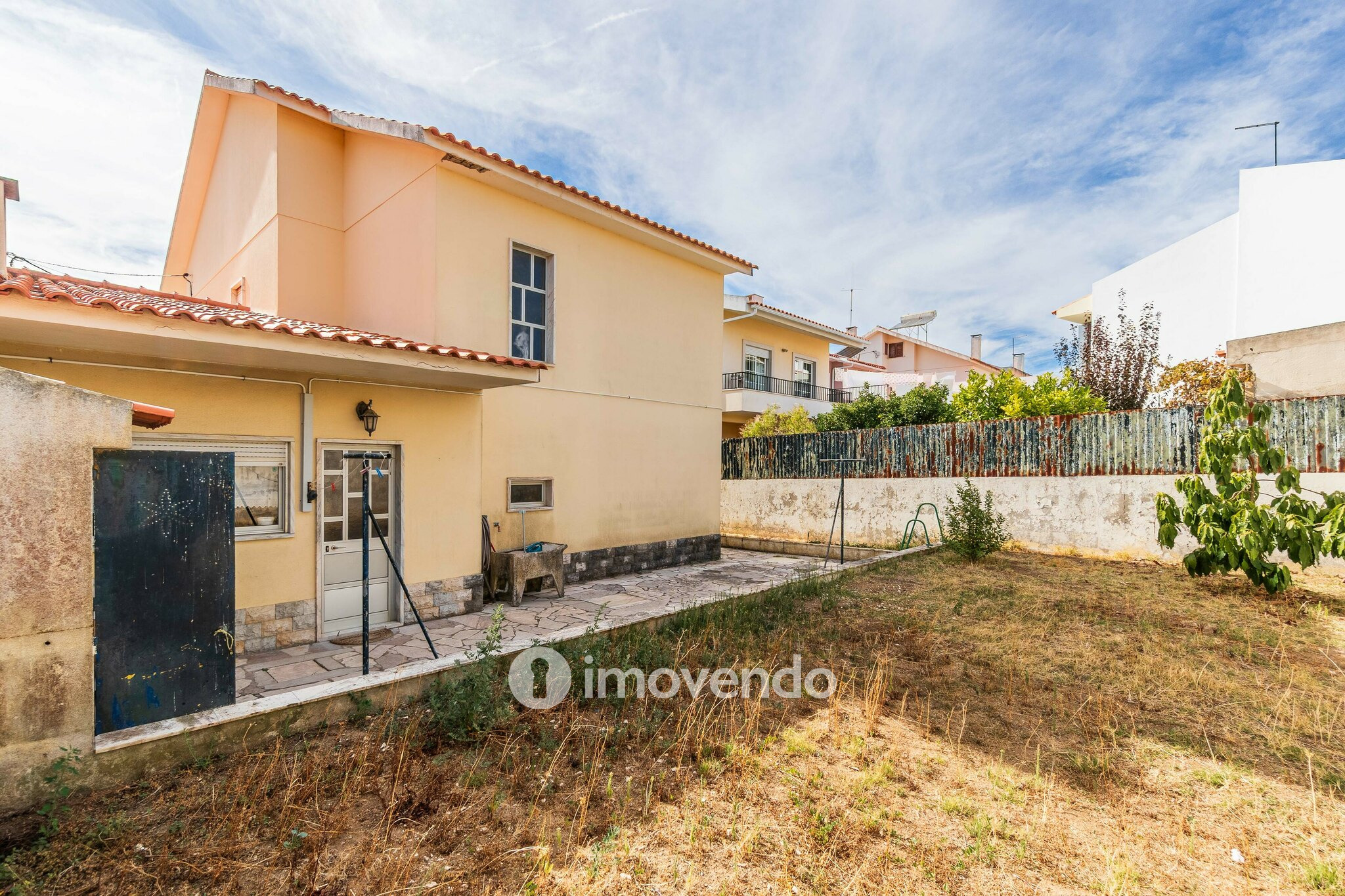 Moradia isolada T4, com garagem e áreas amplas, no Estoril