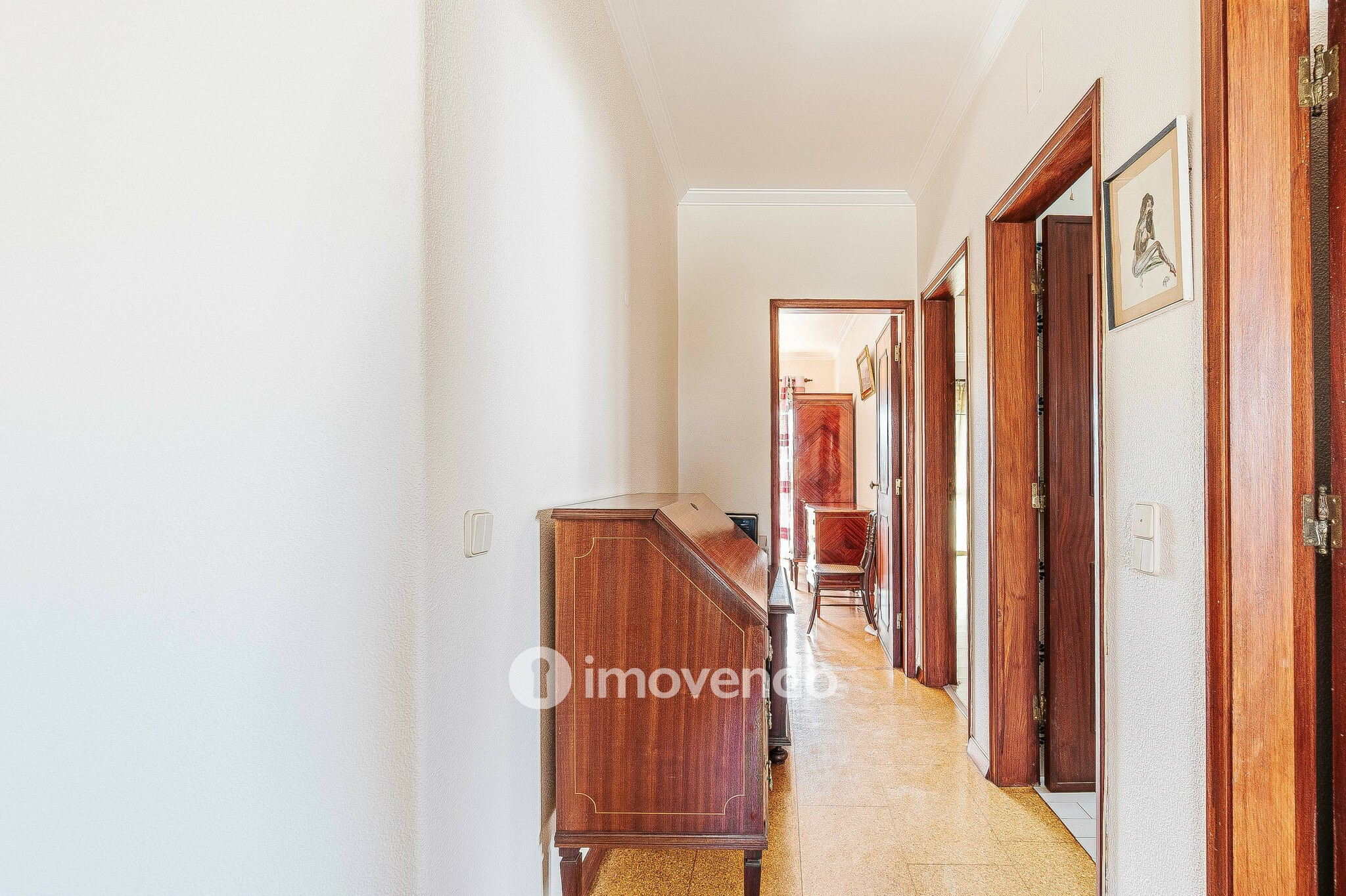 Moradia isolada T4, com garagem e áreas amplas, no Estoril