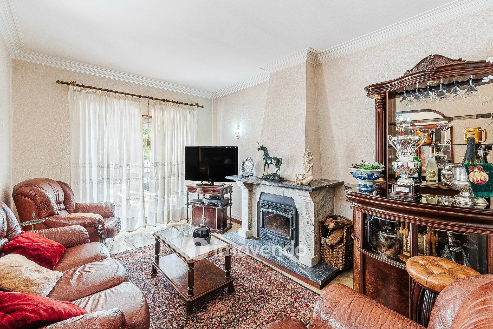 Moradia isolada T4, com garagem e áreas amplas, no Estoril