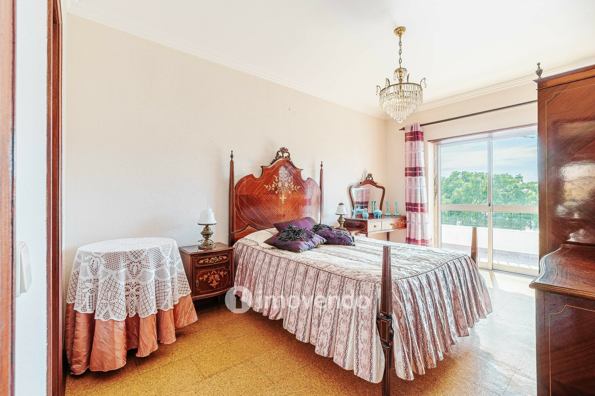 Moradia isolada T4, com garagem e áreas amplas, no Estoril