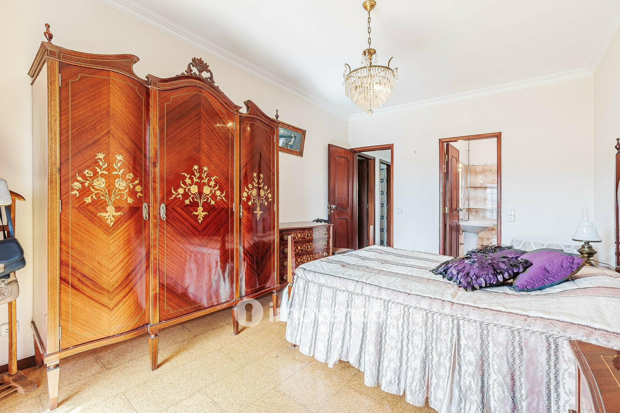 Moradia isolada T4, com garagem e áreas amplas, no Estoril