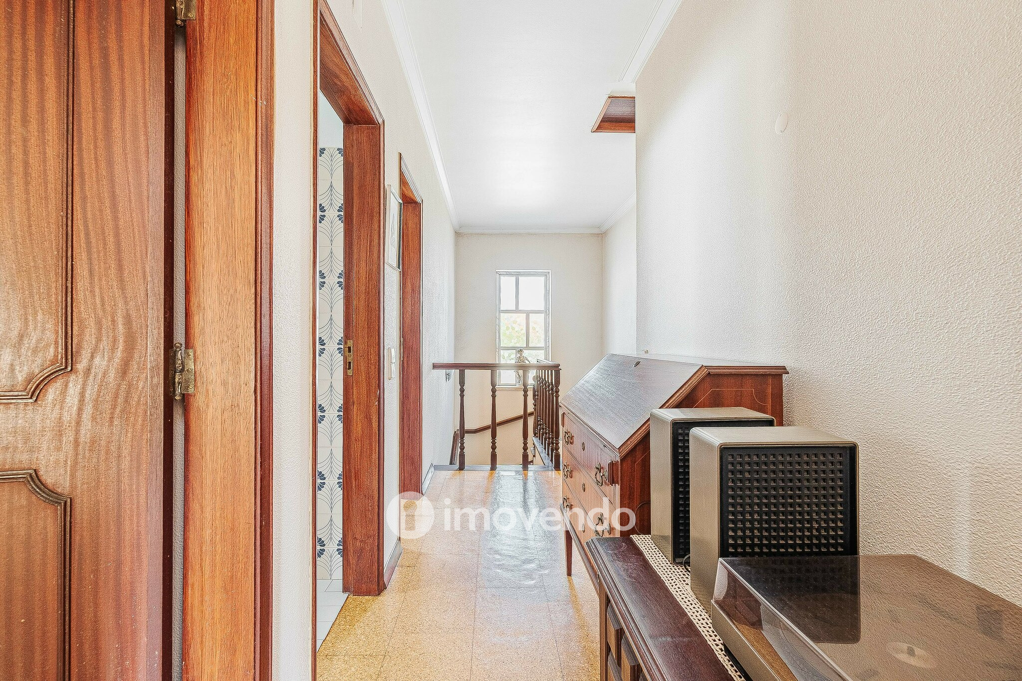 Moradia isolada T4, com garagem e áreas amplas, no Estoril