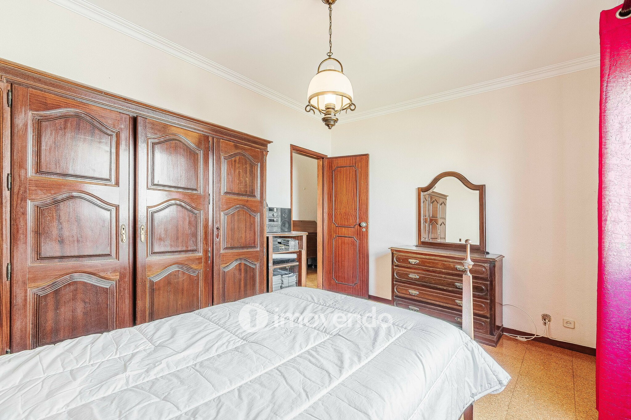 Moradia isolada T4, com garagem e áreas amplas, no Estoril