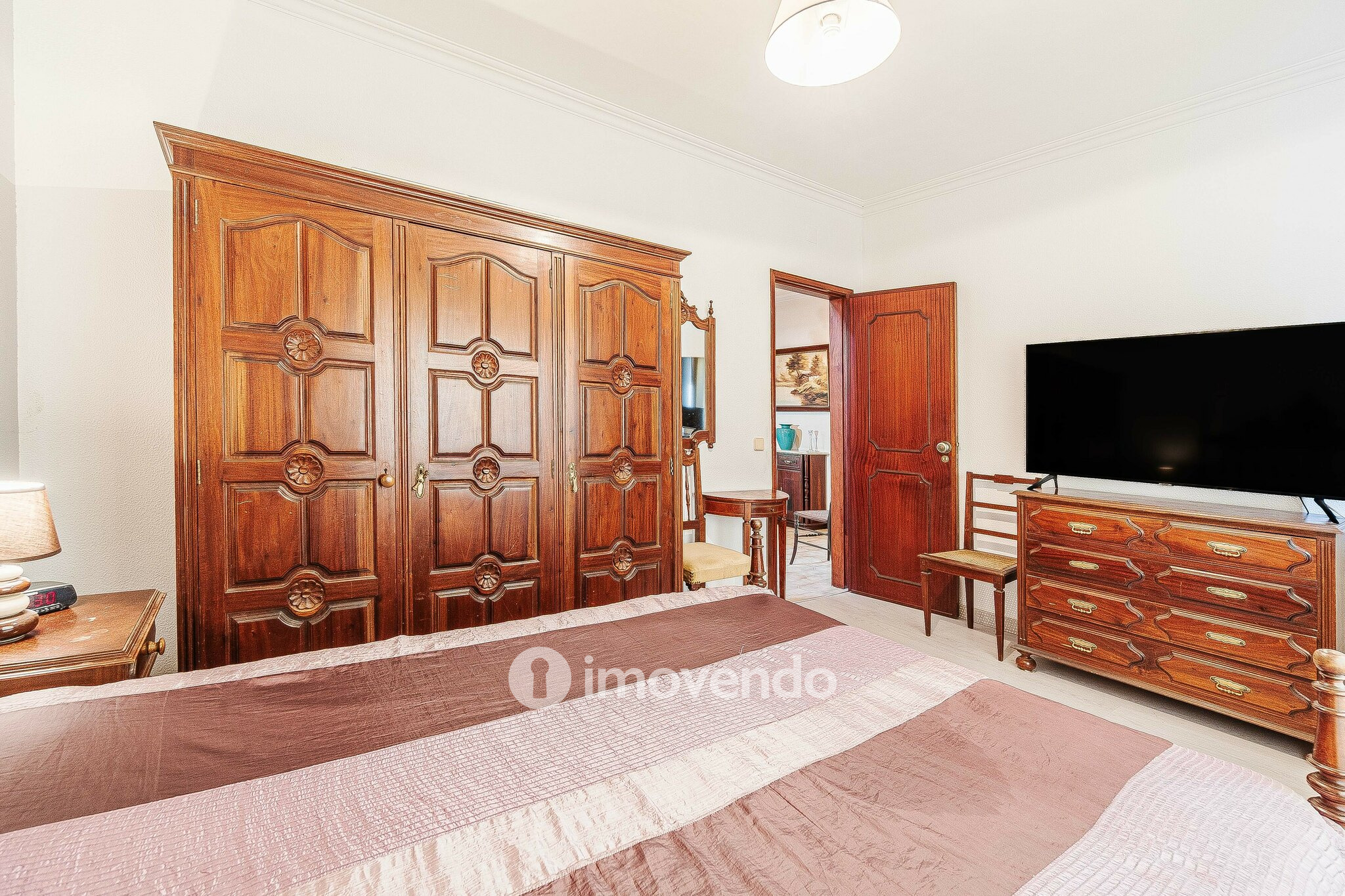 Moradia isolada T4, com garagem e áreas amplas, no Estoril