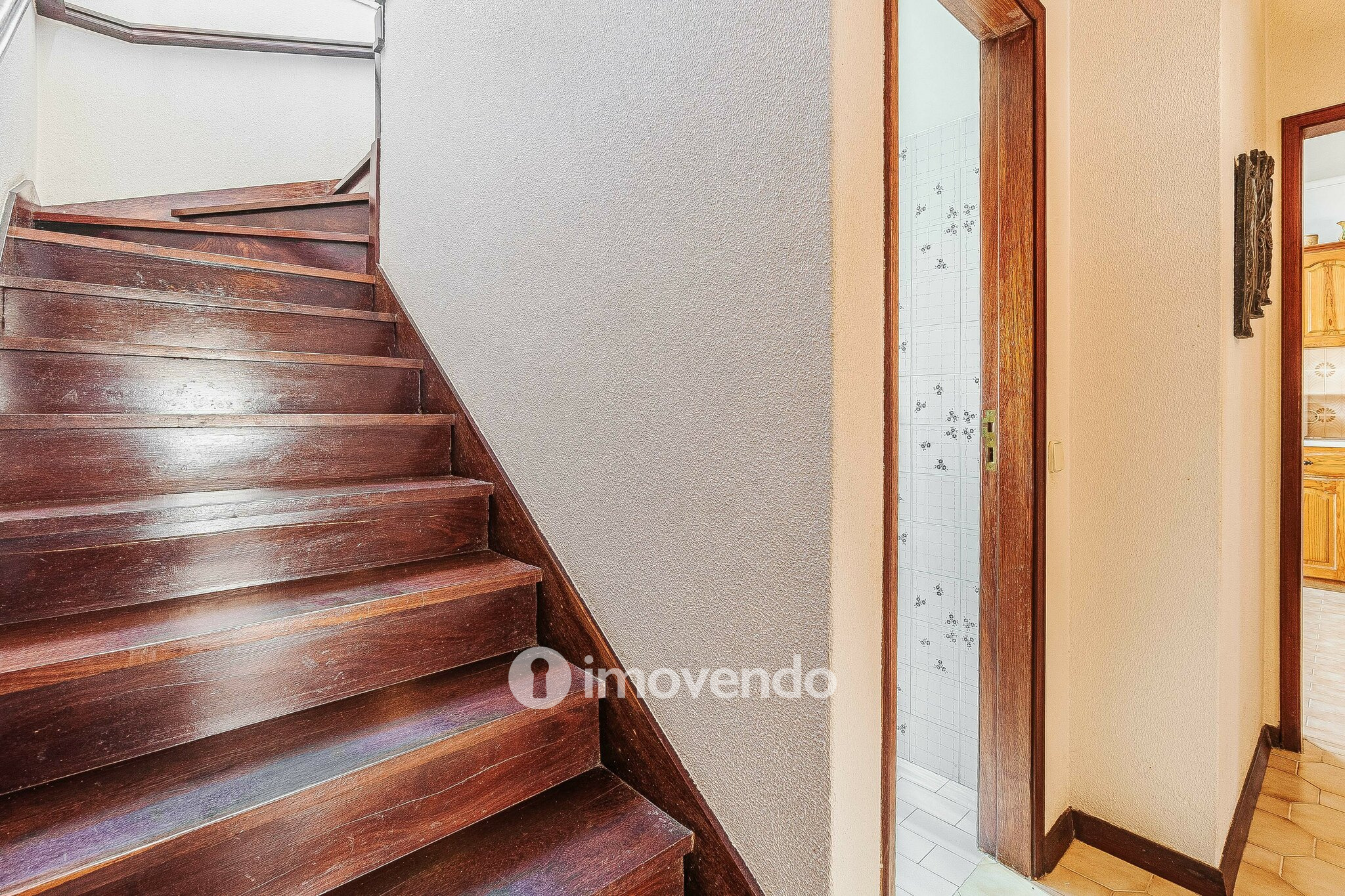 Moradia isolada T4, com garagem e áreas amplas, no Estoril