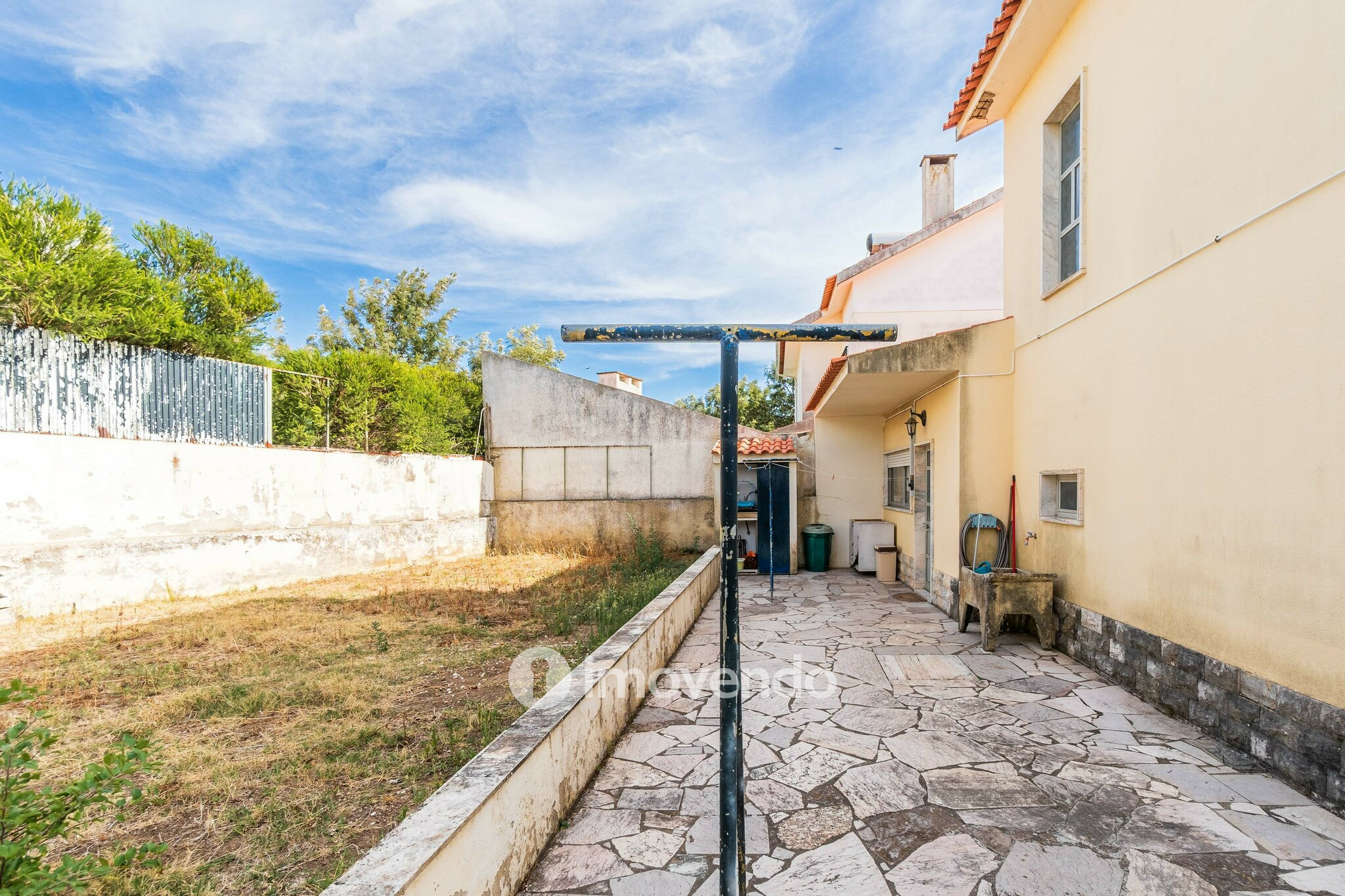 Moradia isolada T4, com garagem e áreas amplas, no Estoril