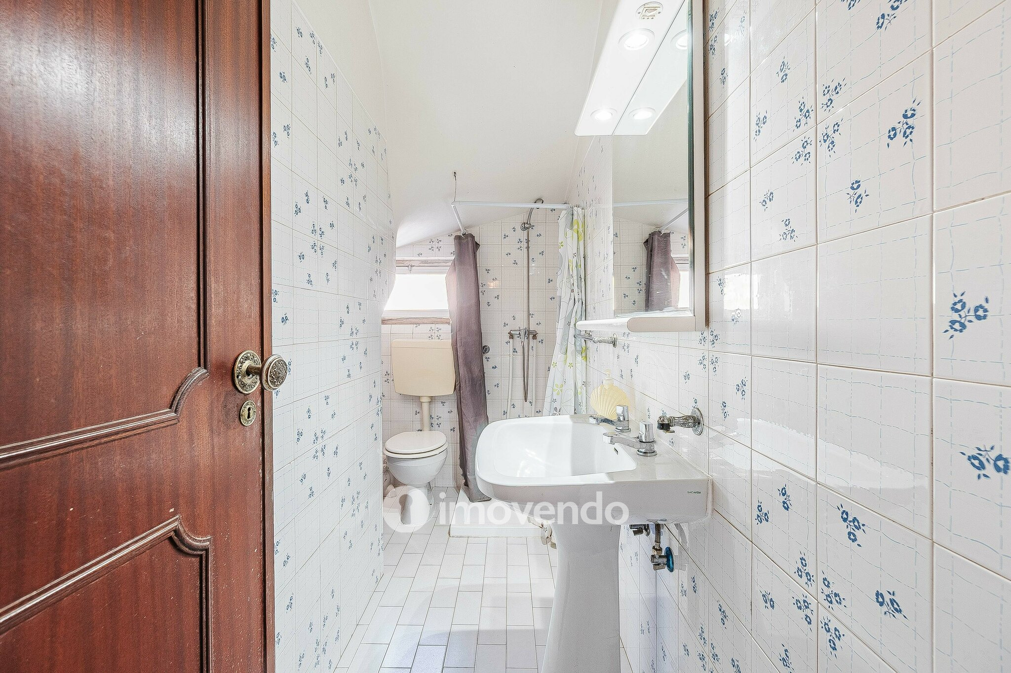 Moradia isolada T4, com garagem e áreas amplas, no Estoril