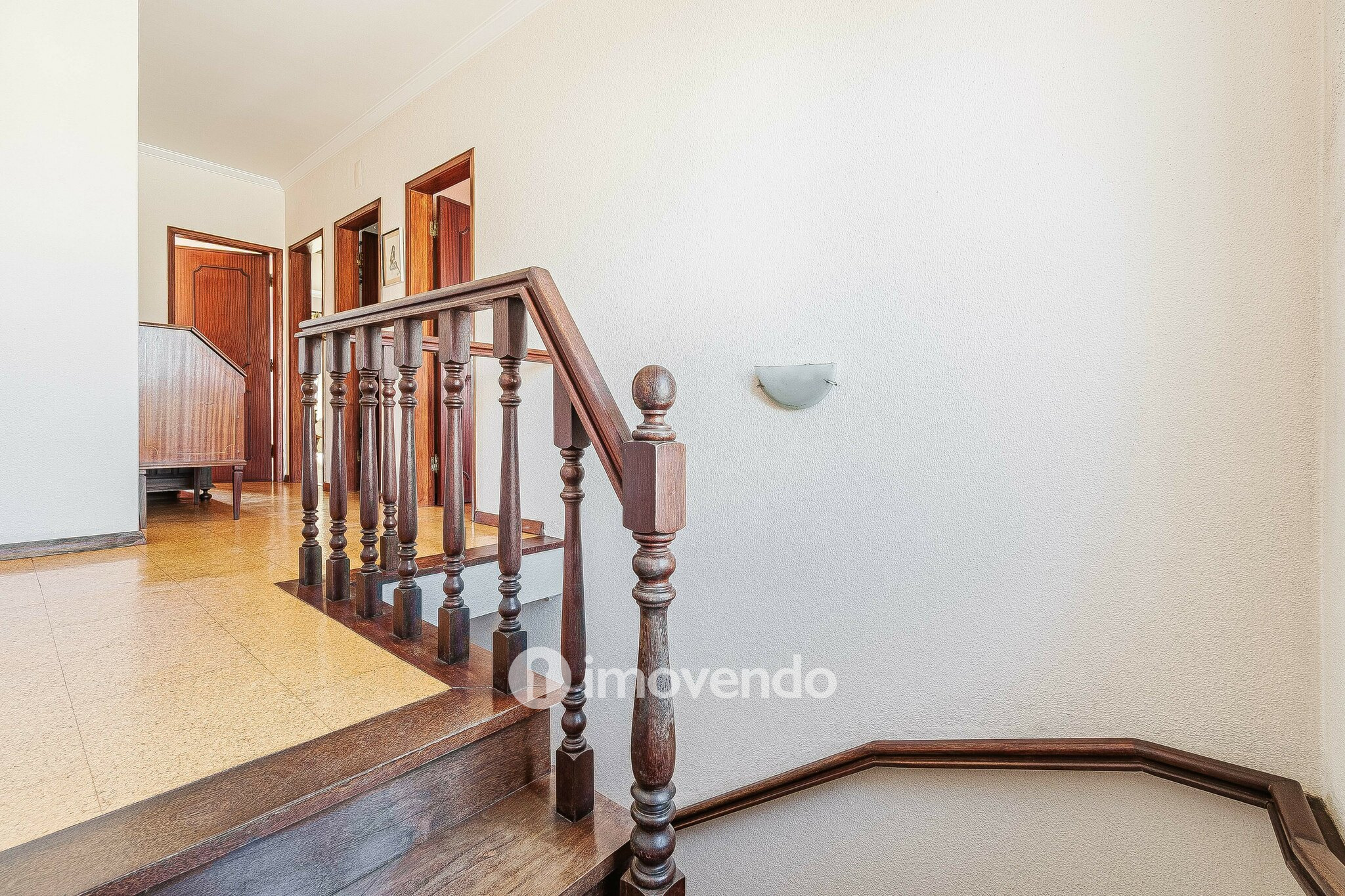 Moradia isolada T4, com garagem e áreas amplas, no Estoril