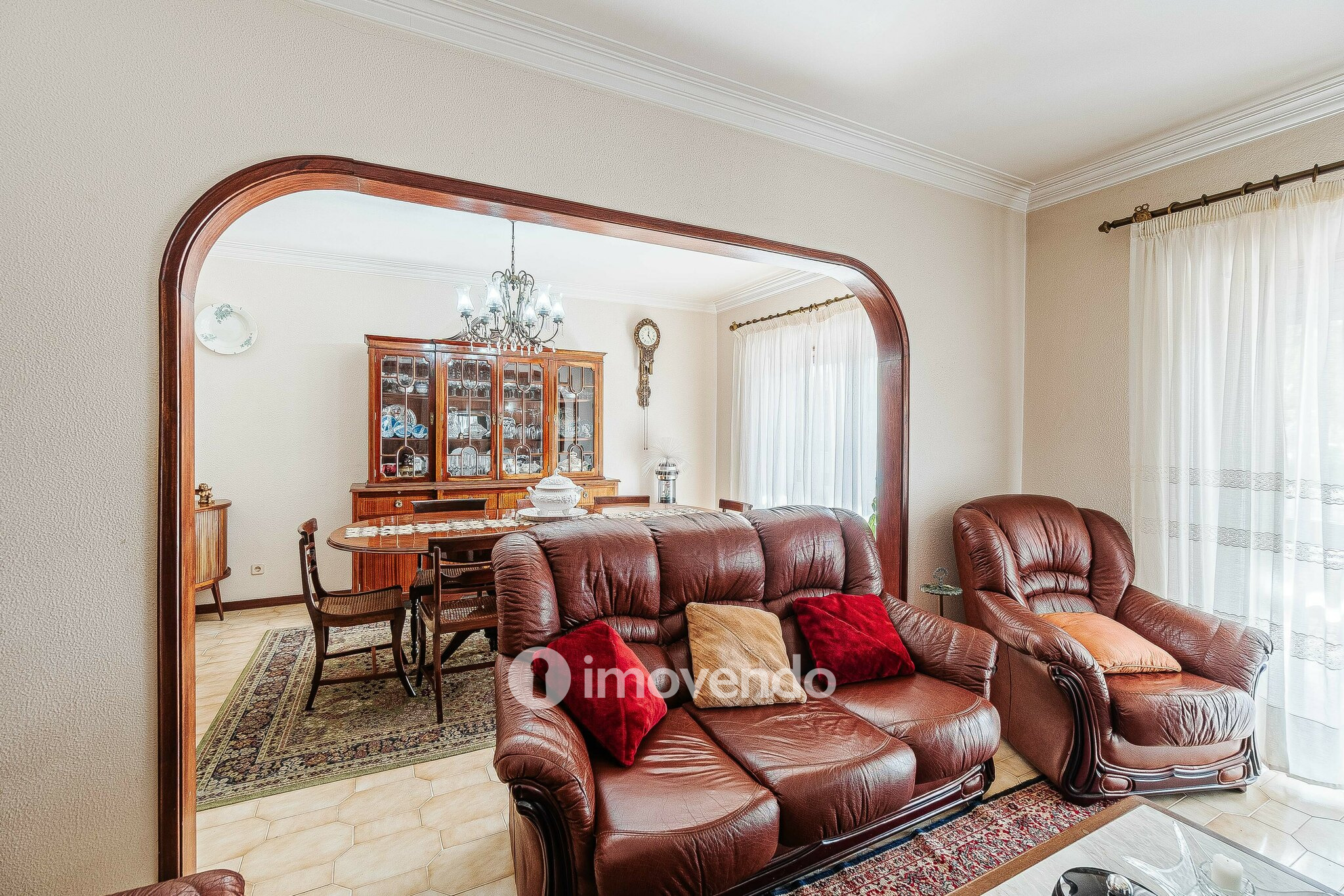 Moradia isolada T4, com garagem e áreas amplas, no Estoril