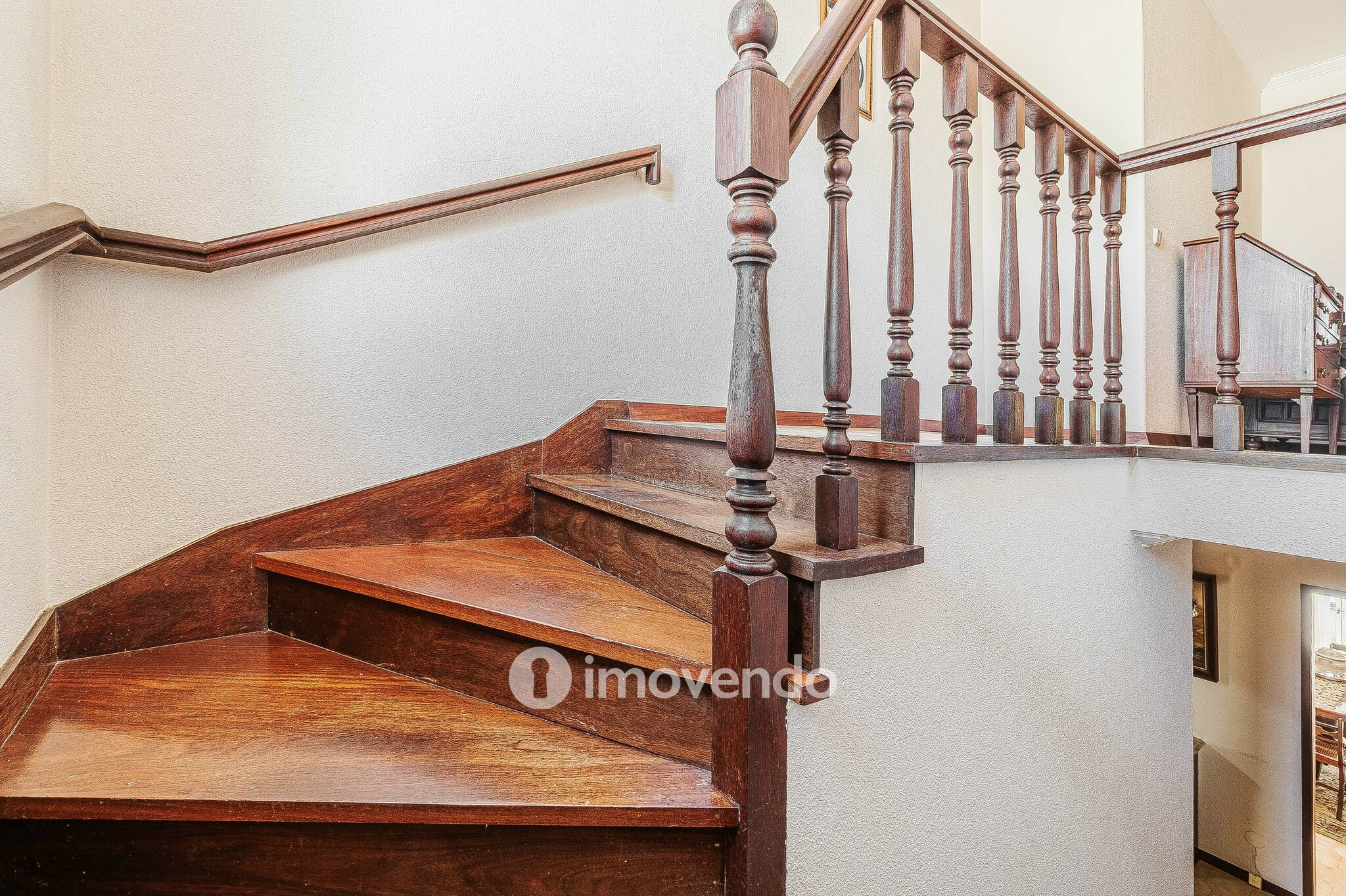 Moradia isolada T4, com garagem e áreas amplas, no Estoril