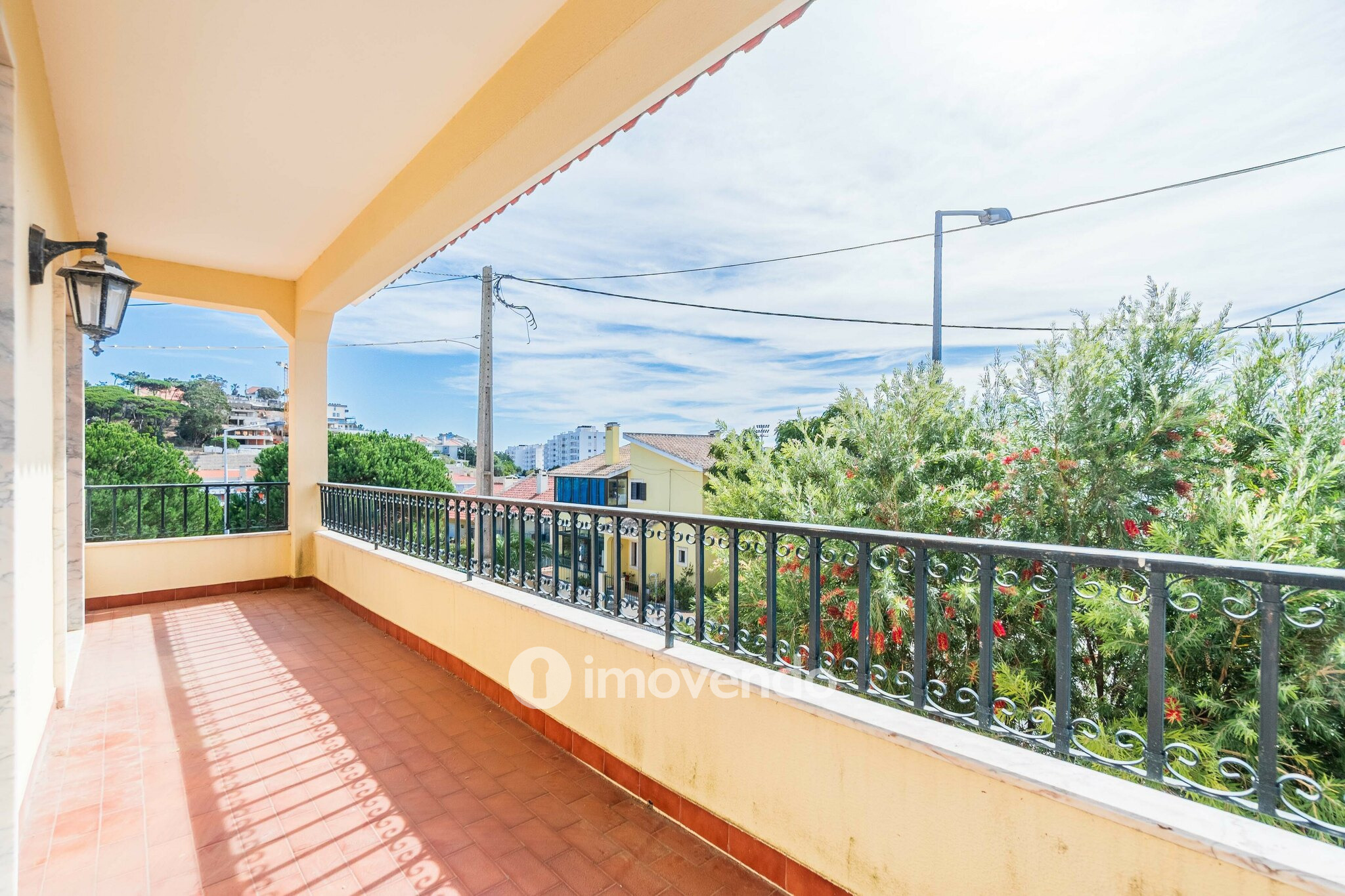 Moradia isolada T4, com garagem e áreas amplas, no Estoril