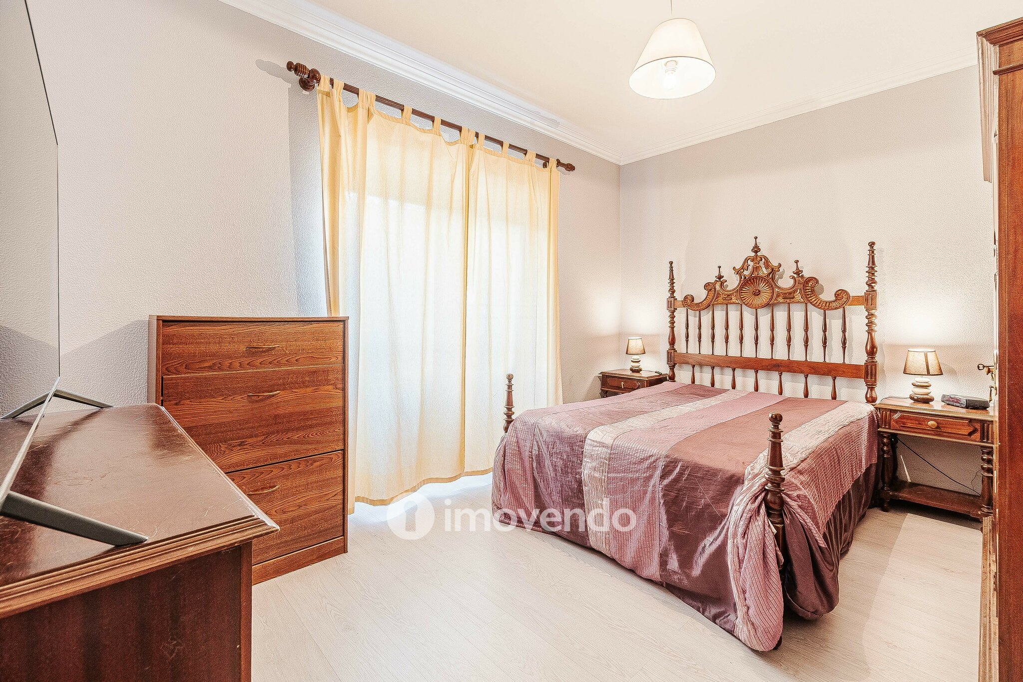 Moradia isolada T4, com garagem e áreas amplas, no Estoril