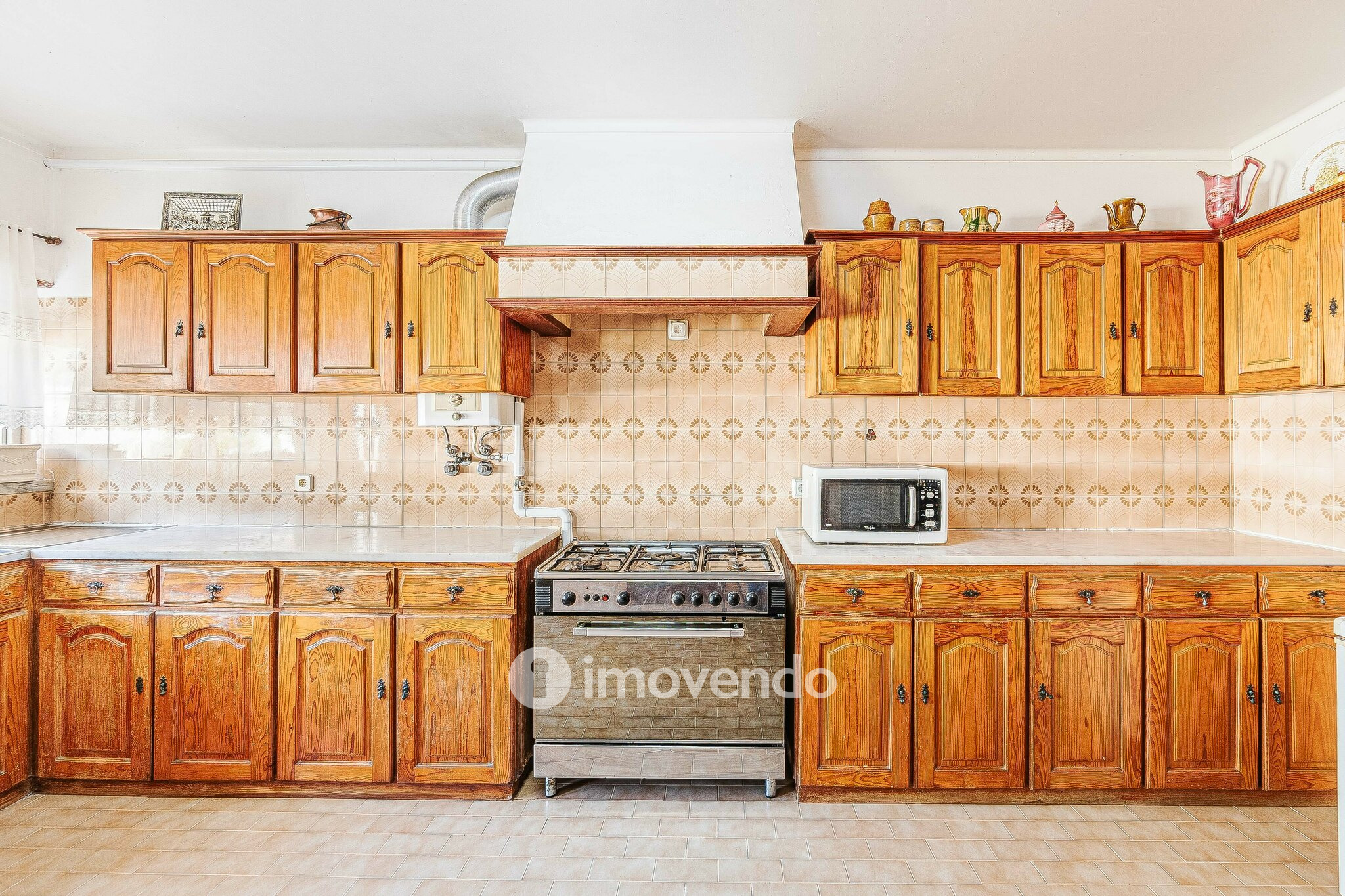 Moradia isolada T4, com garagem e áreas amplas, no Estoril