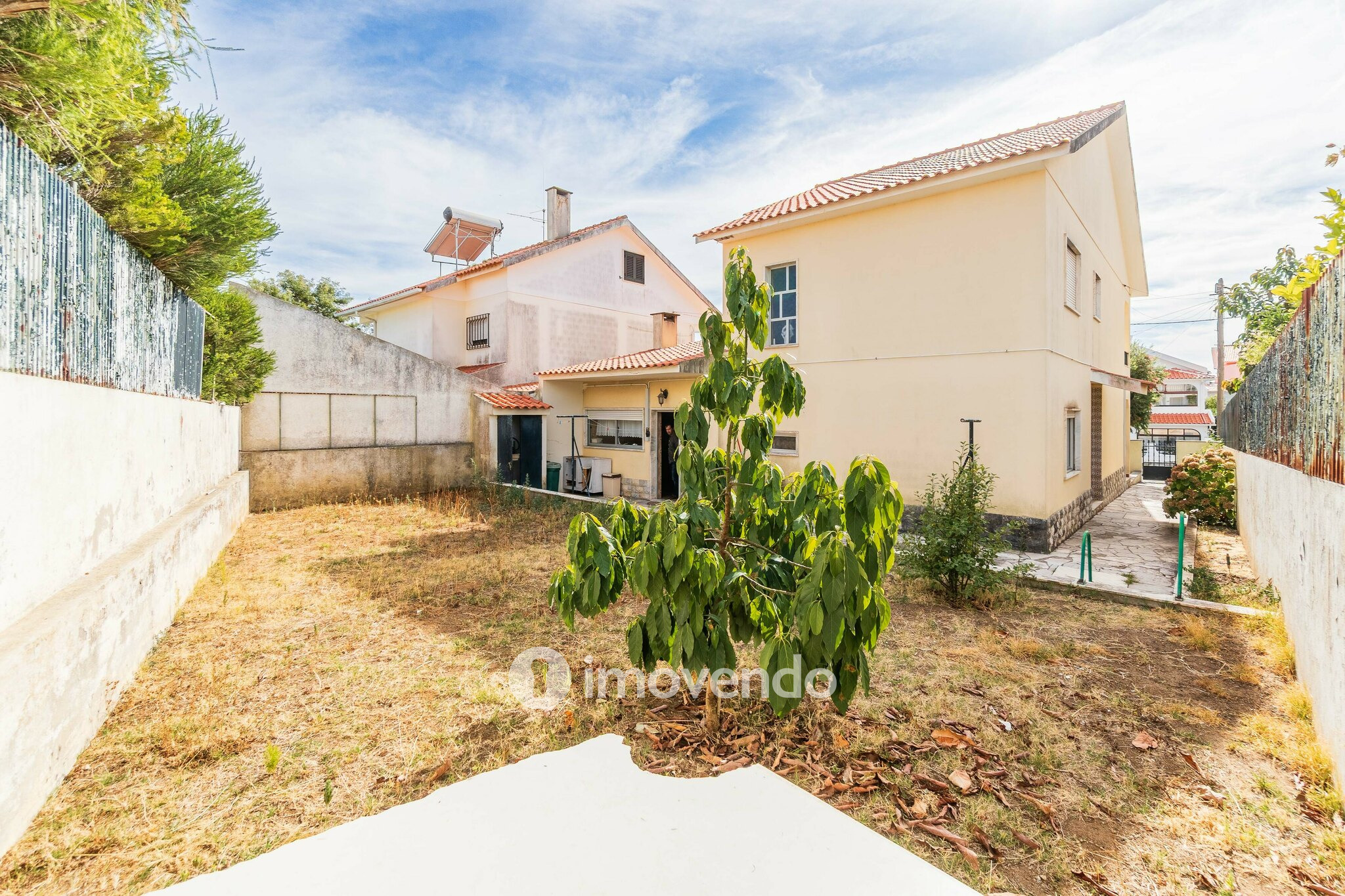 Moradia isolada T4, com garagem e áreas amplas, no Estoril