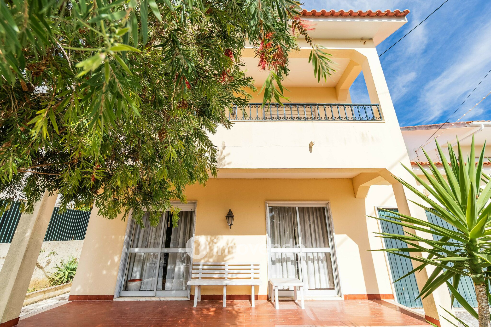 Moradia isolada T4, com garagem e áreas amplas, no Estoril