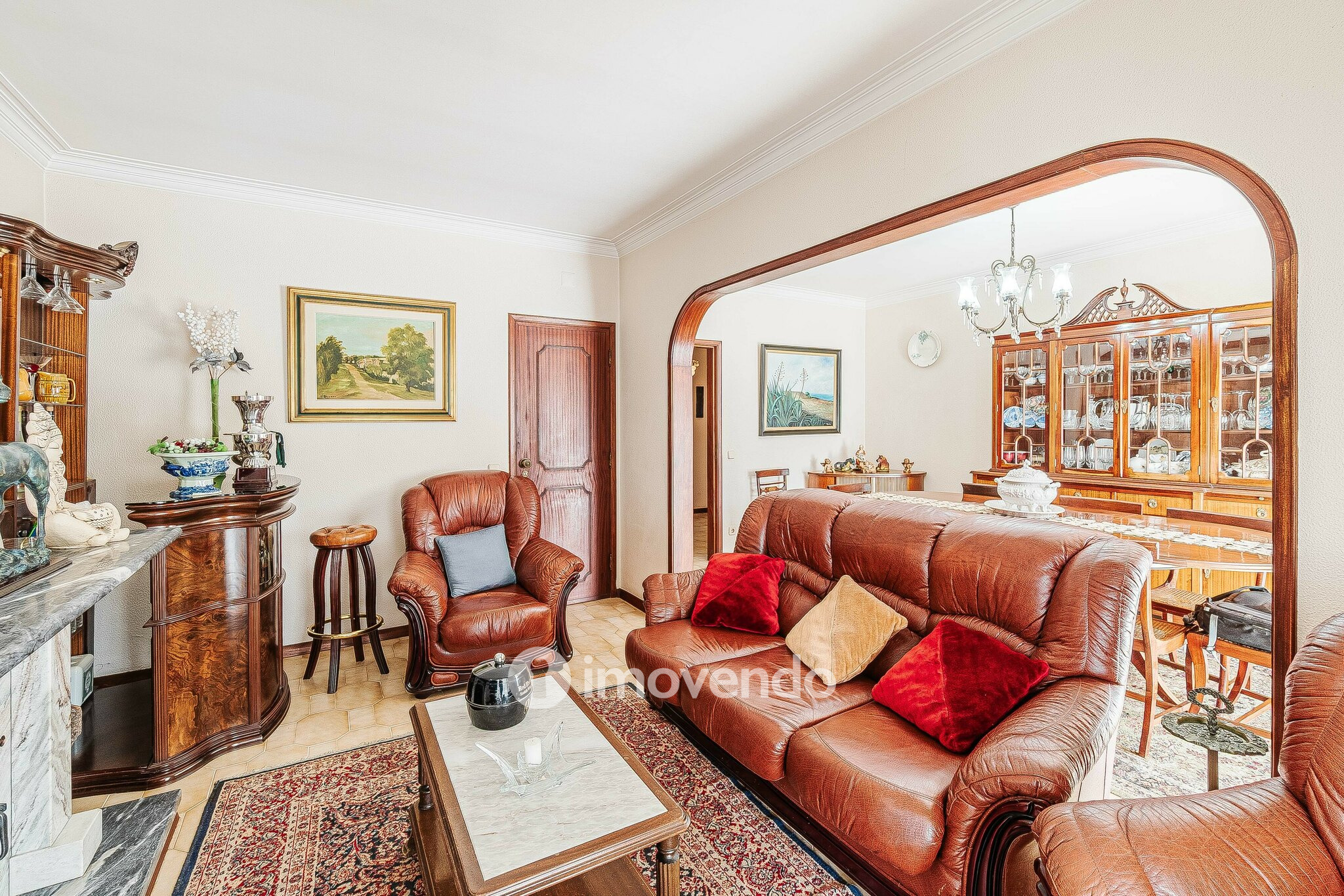 Moradia isolada T4, com garagem e áreas amplas, no Estoril