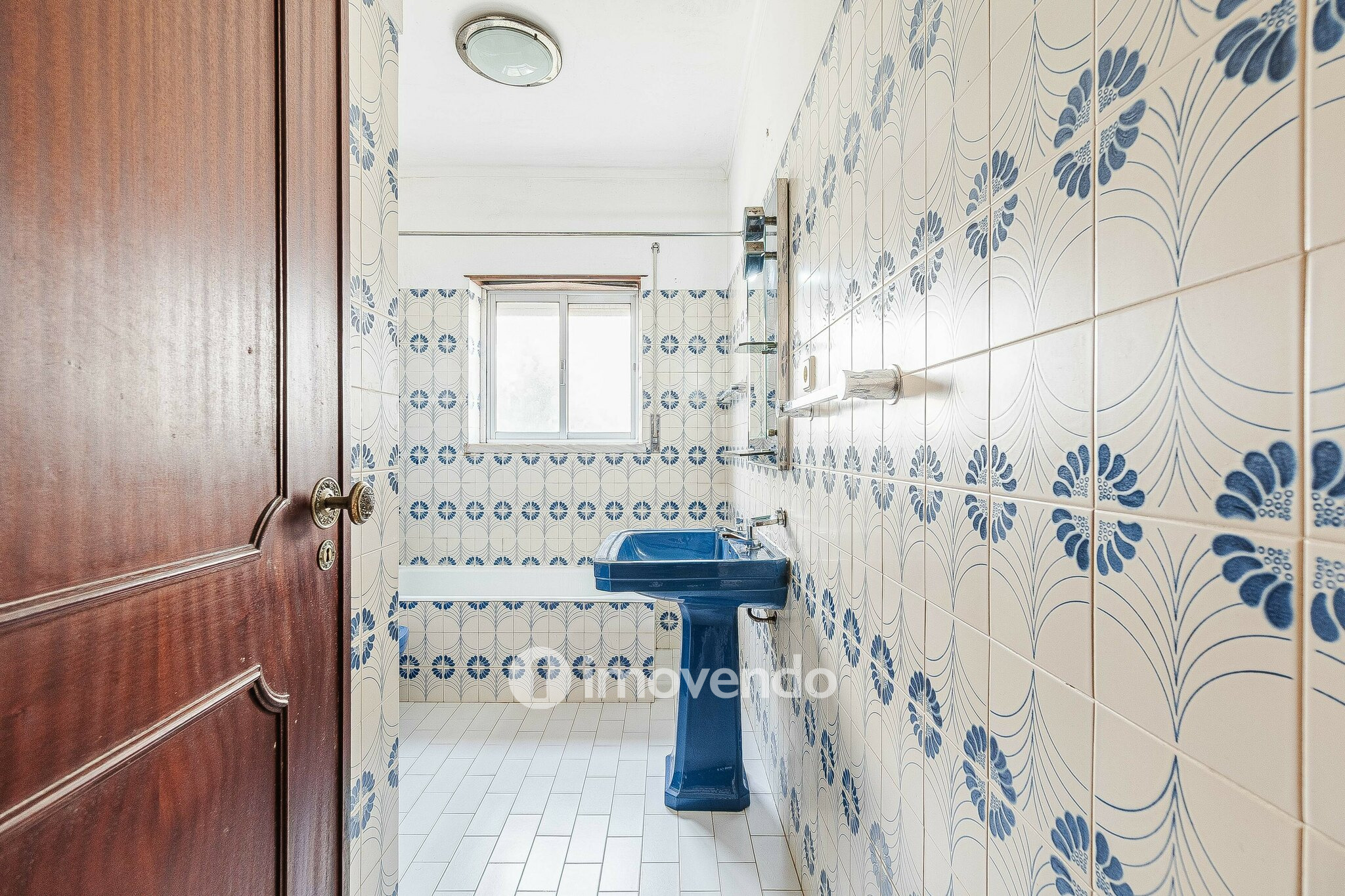 Moradia isolada T4, com garagem e áreas amplas, no Estoril