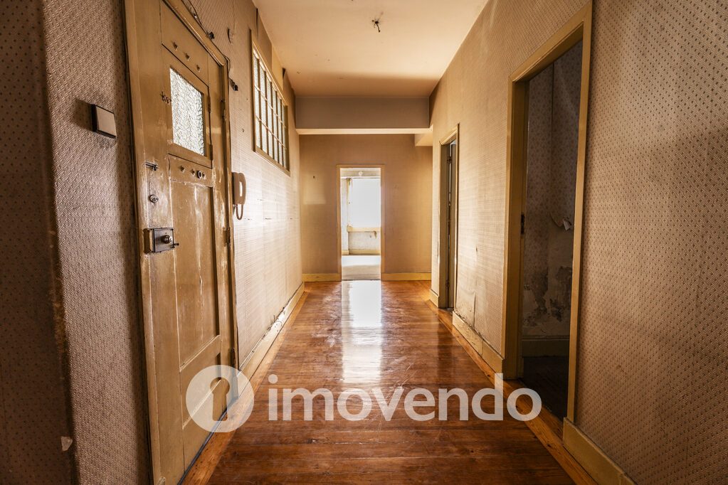 Apartamento T5 em Porto, Porto com 165 m<sup>2</sup> por 440.000
