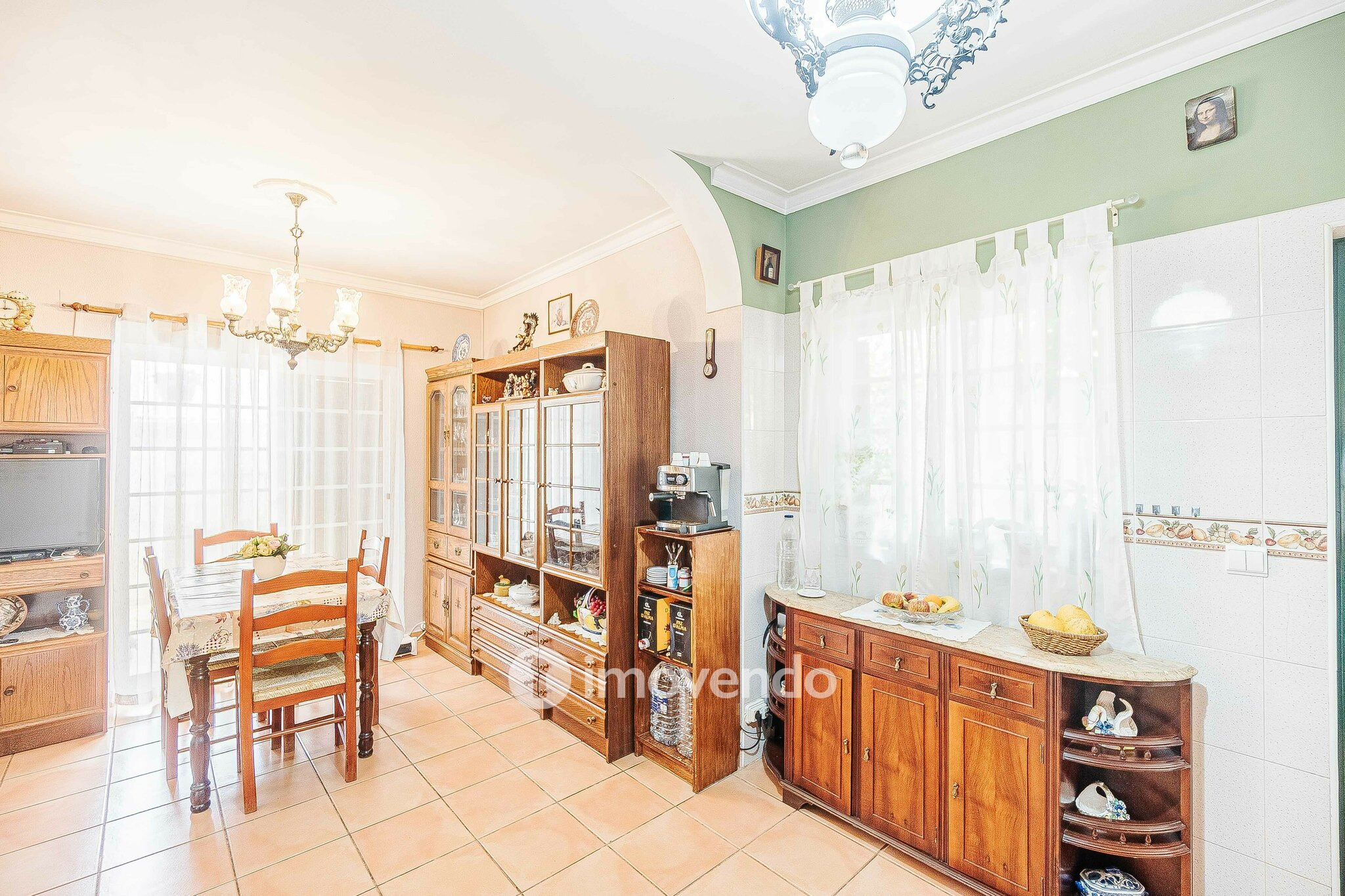 Moradia isolada T2+2, com garagem e jardim, em Azeitão