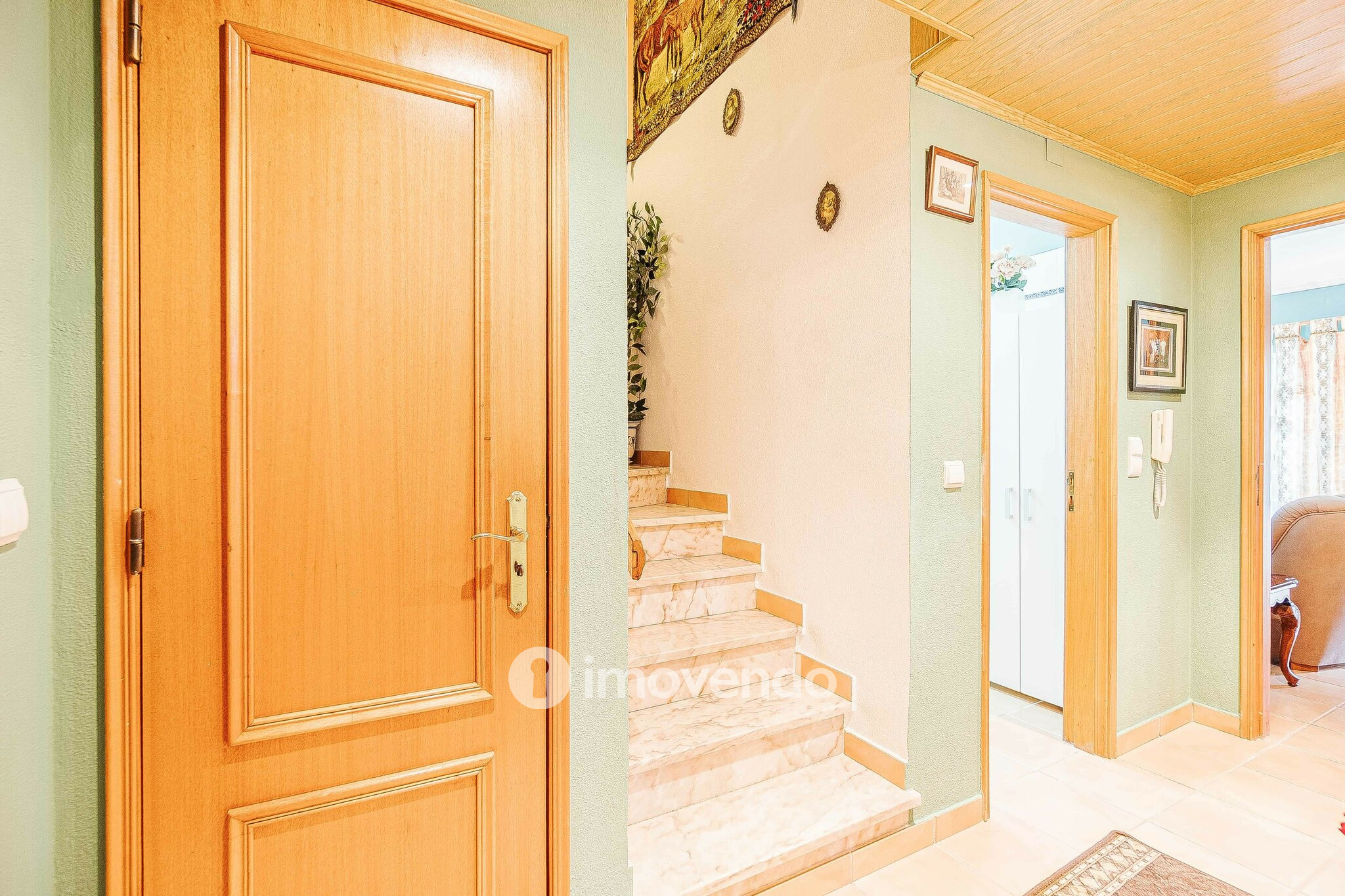 Moradia isolada T2+2, com garagem e jardim, em Azeitão