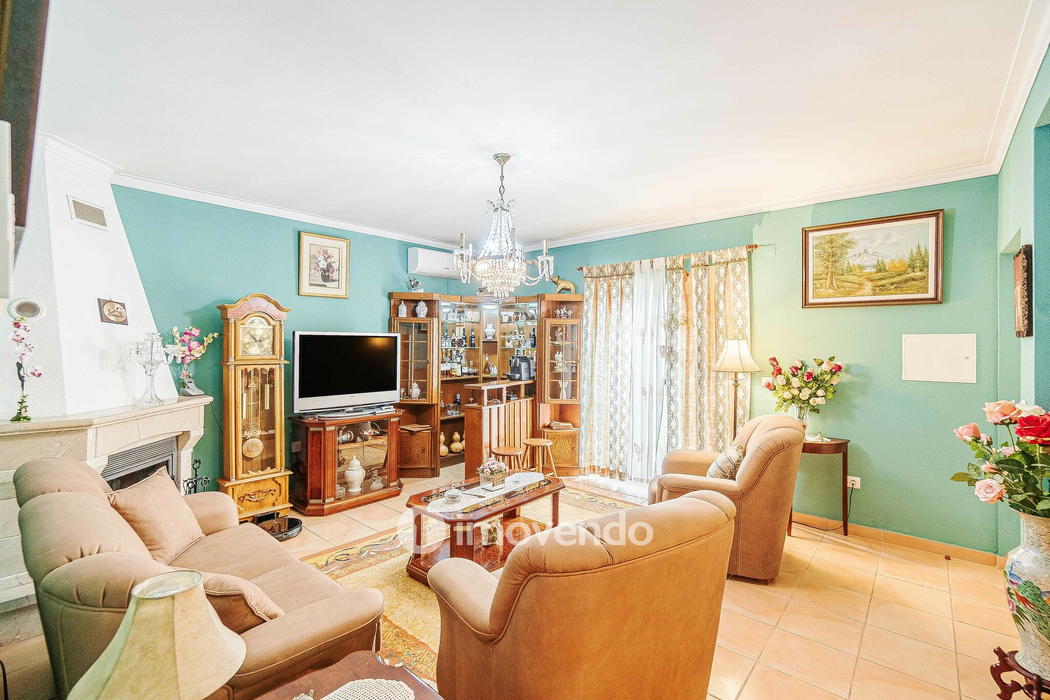 Moradia isolada T2+2, com garagem e jardim, em Azeitão