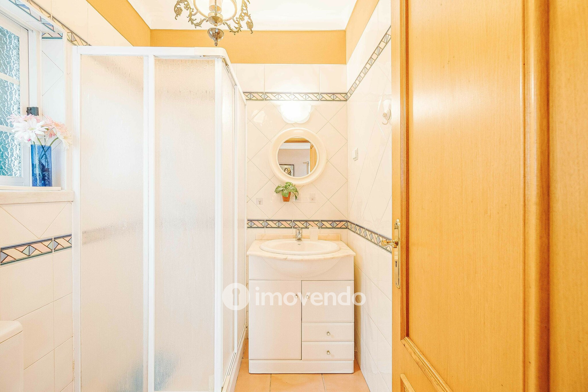 Moradia isolada T2+2, com garagem e jardim, em Azeitão