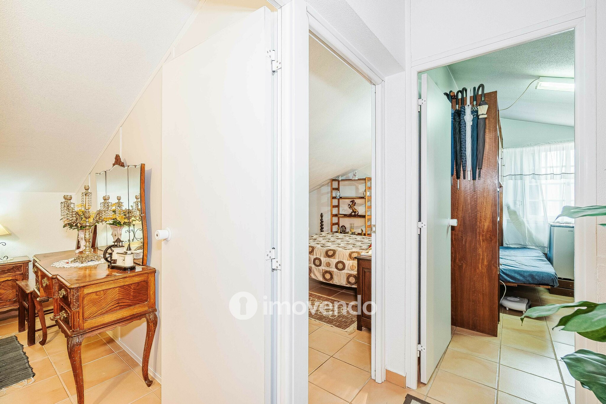 Moradia isolada T2+2, com garagem e jardim, em Azeitão