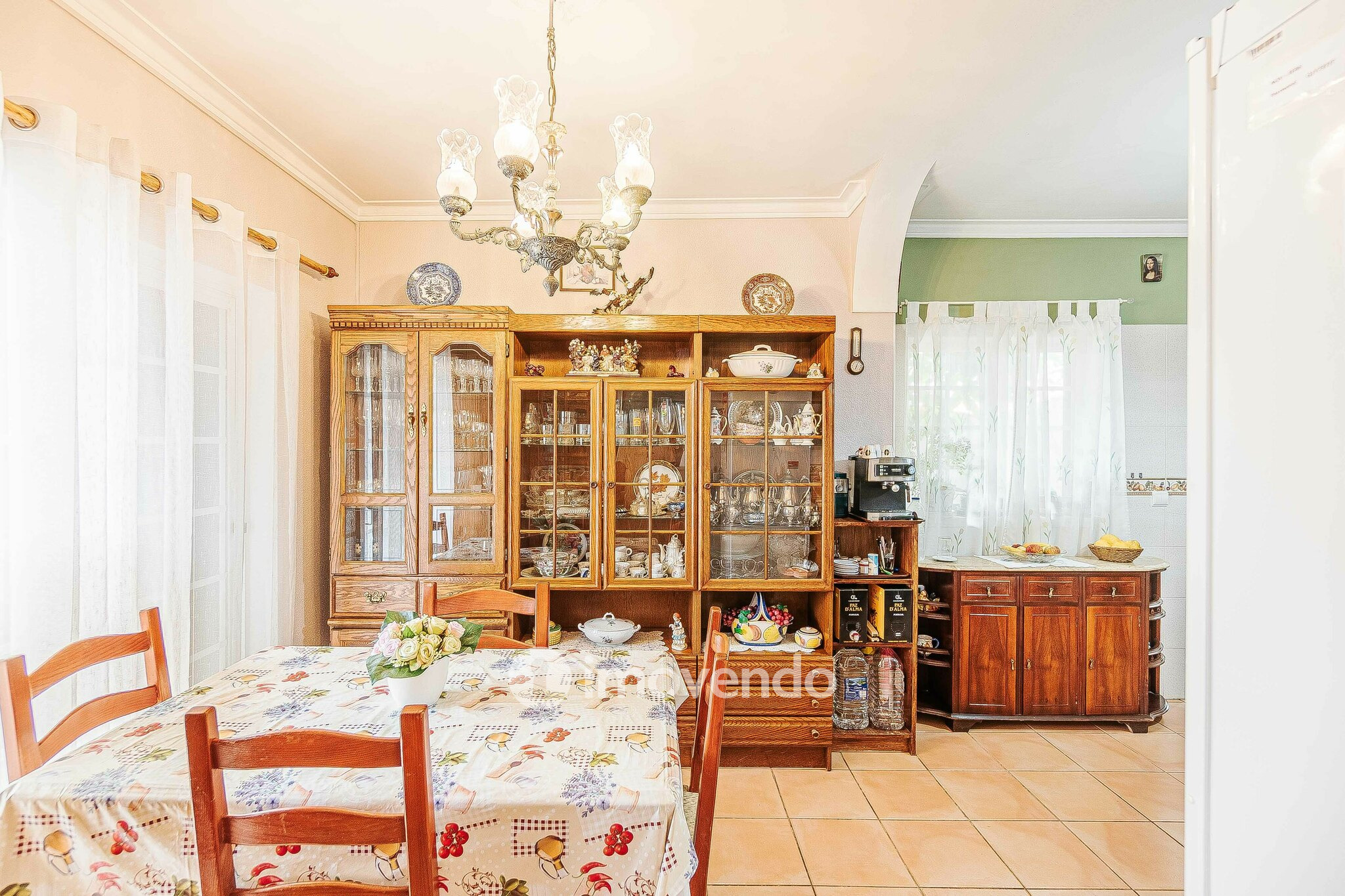 Moradia isolada T2+2, com garagem e jardim, em Azeitão