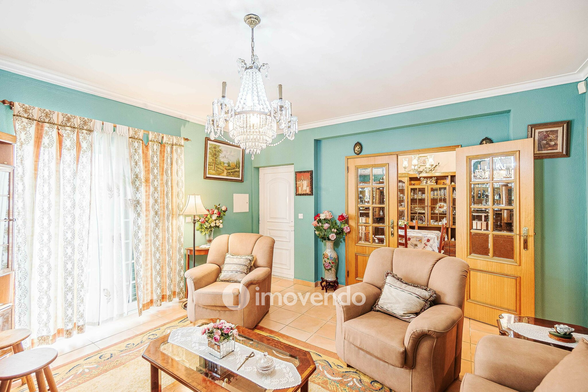 Moradia isolada T2+2, com garagem e jardim, em Azeitão