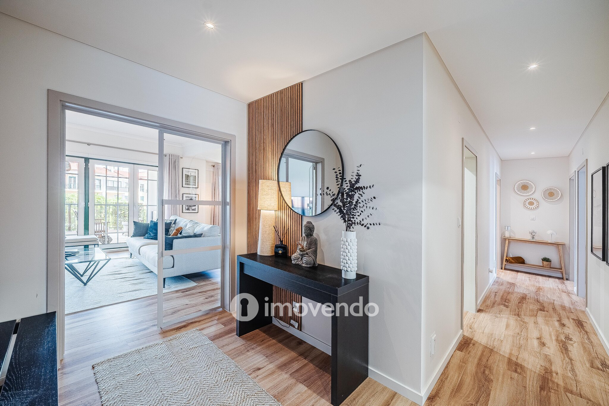 Apartamento T3 com garagem, em condomínio com piscina, em Bicesse