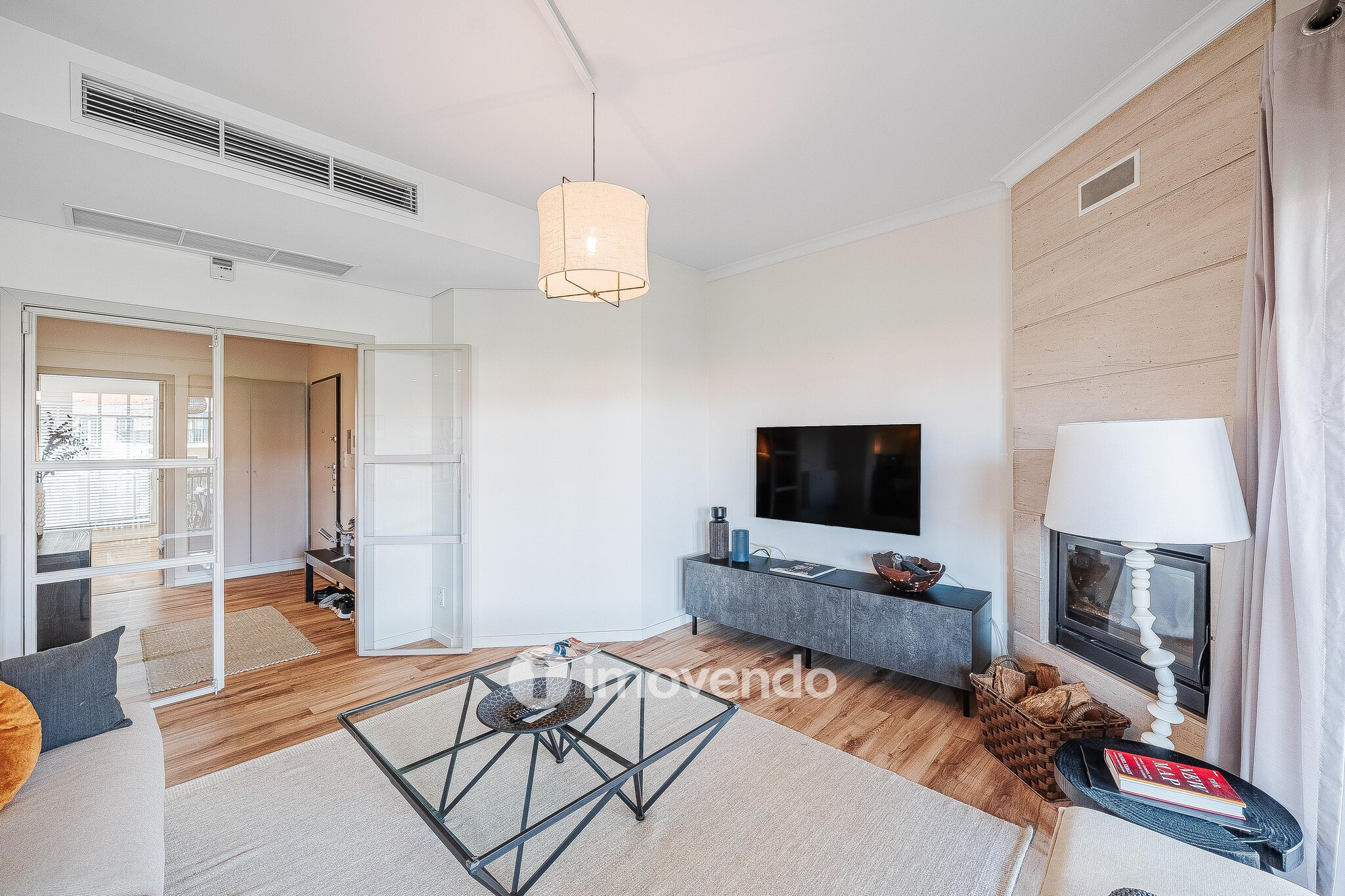 Apartamento T3 com garagem, em condomínio com piscina, em Bicesse