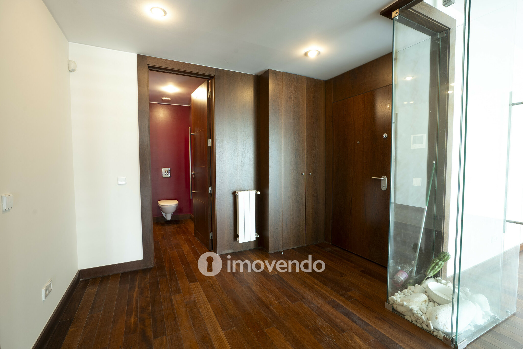 Apartamento T4, com vista rio e estacionamento, em Vila Nova de Gaia