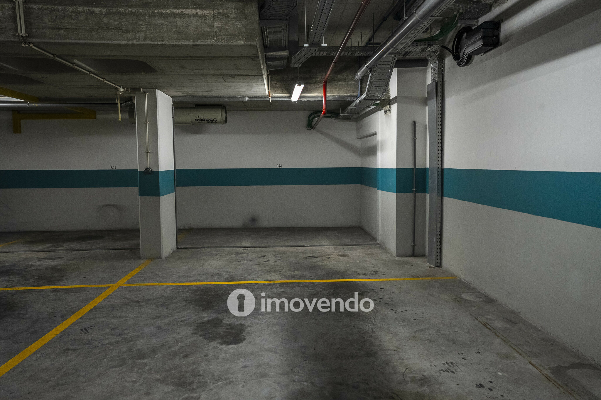 Apartamento T4, com vista rio e estacionamento, em Vila Nova de Gaia