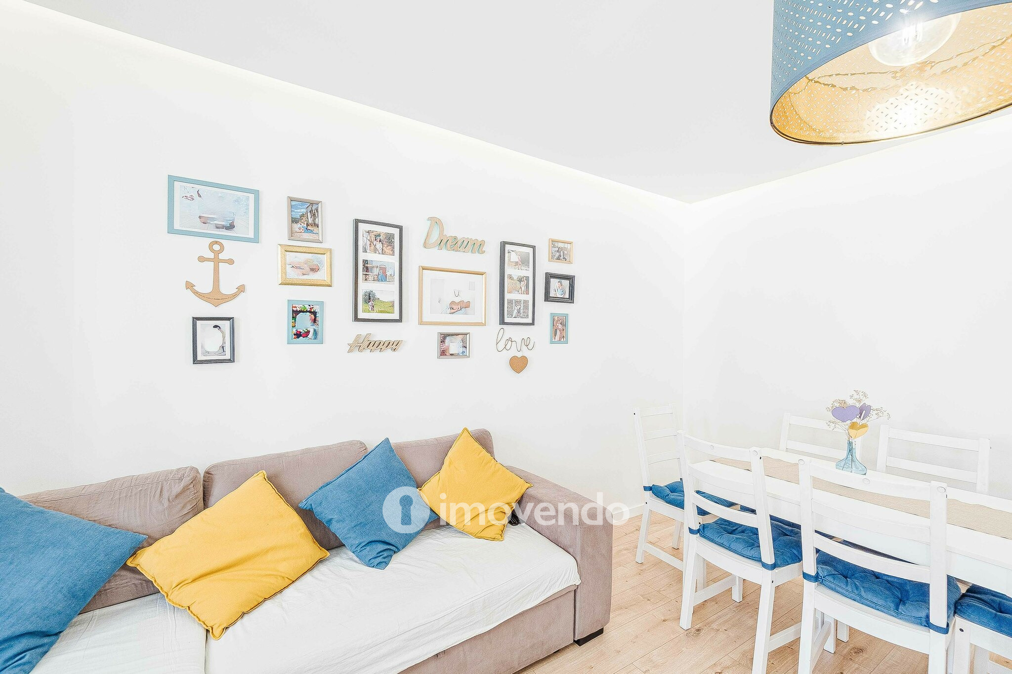 Apartamento T3+1 remodelado, com cozinha equipada, em Arroios