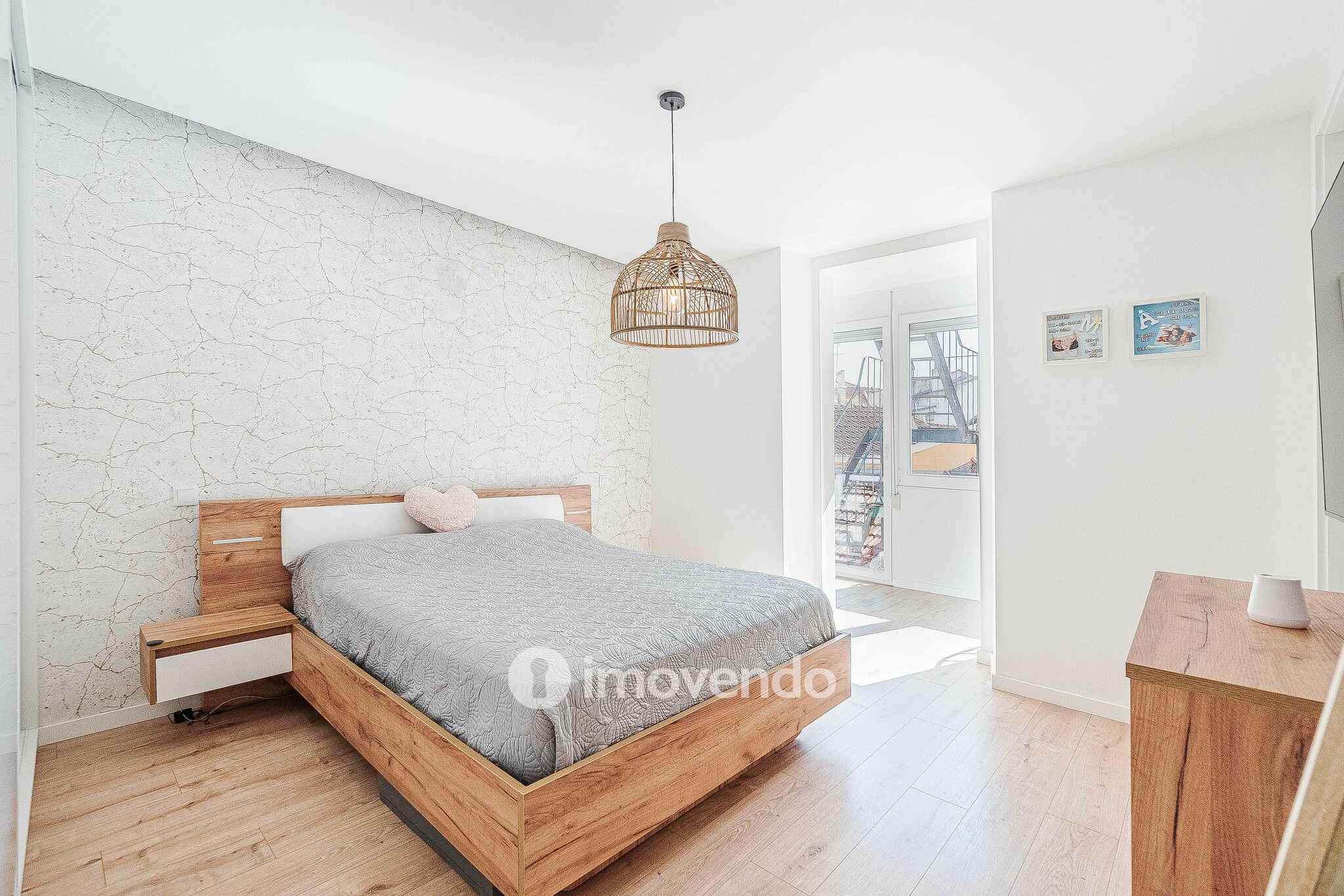 Apartamento T3+1 remodelado, com cozinha equipada, em Arroios