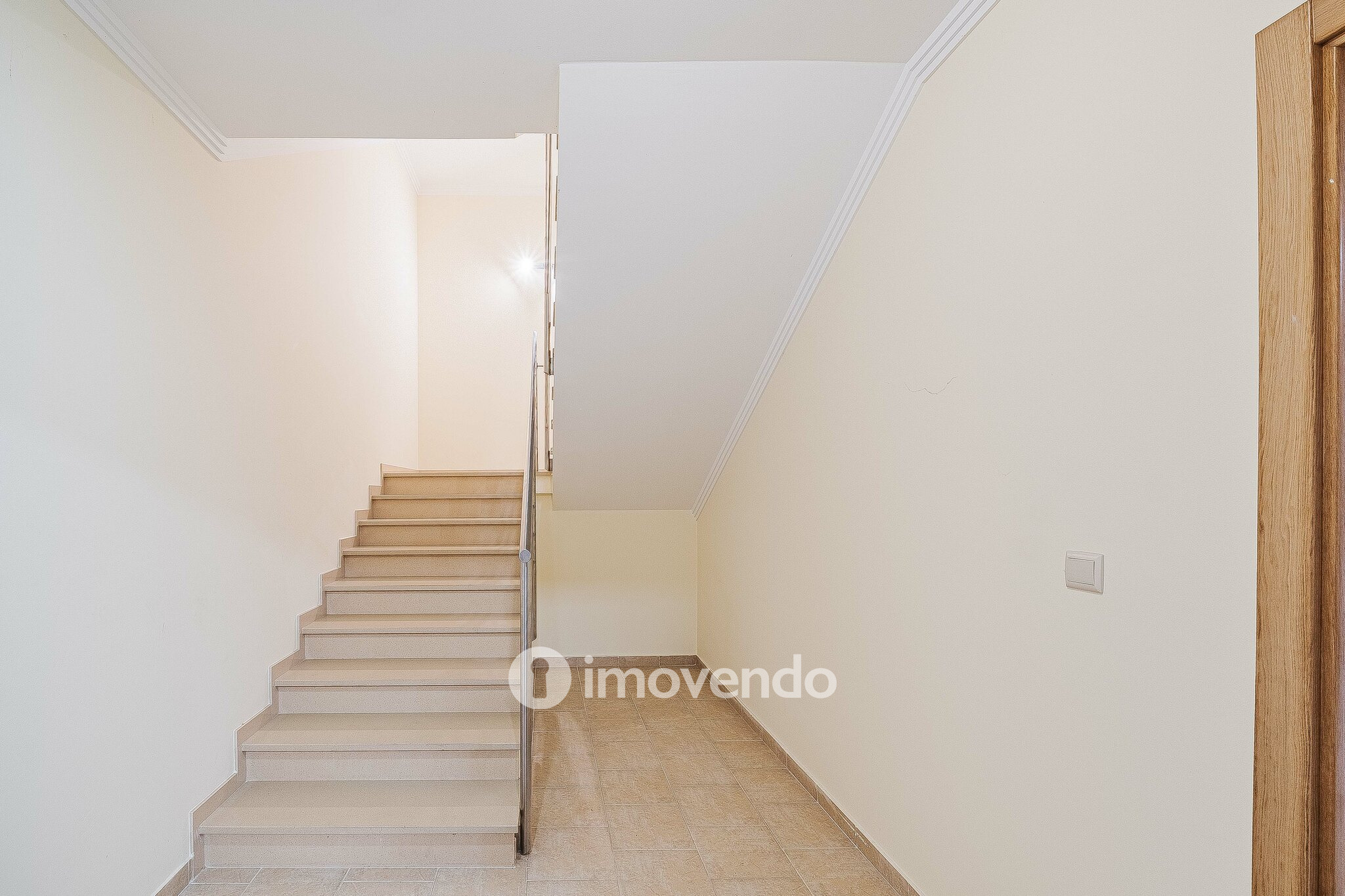 Moradia T4, com condomínio com piscina, em Almargem do Bispo