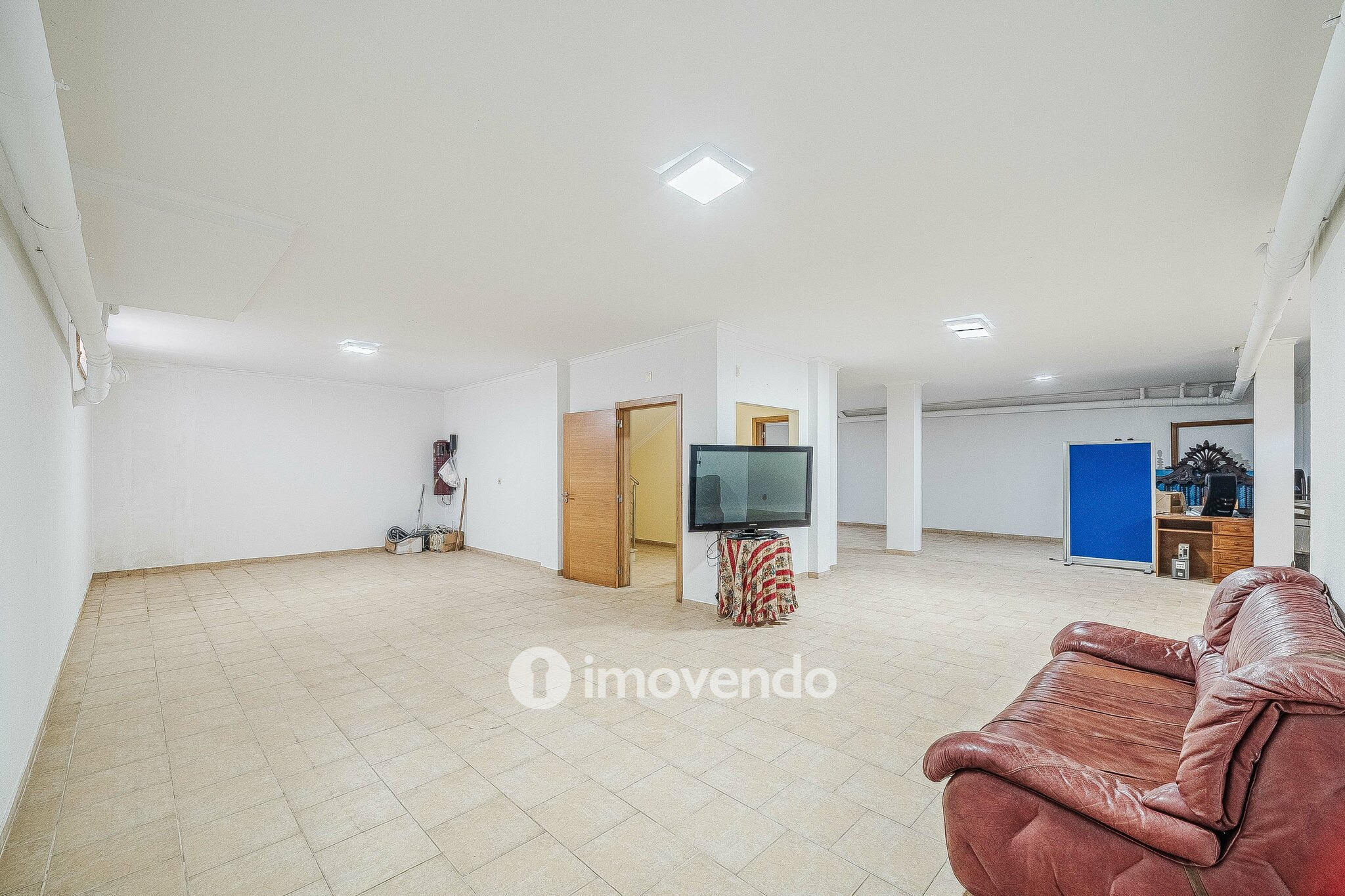 Moradia T4, com condomínio com piscina, em Almargem do Bispo