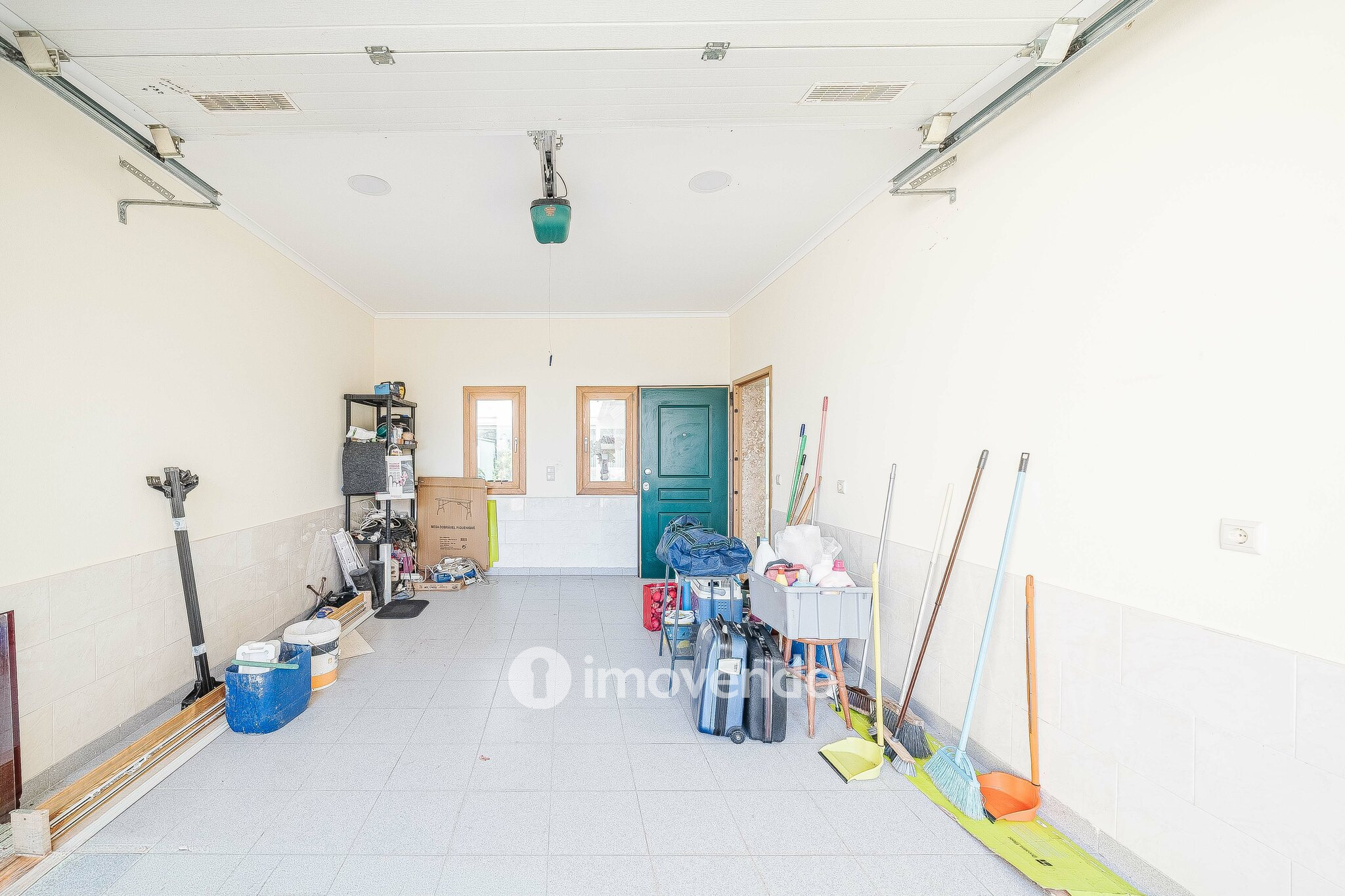 Moradia T4, com condomínio com piscina, em Almargem do Bispo