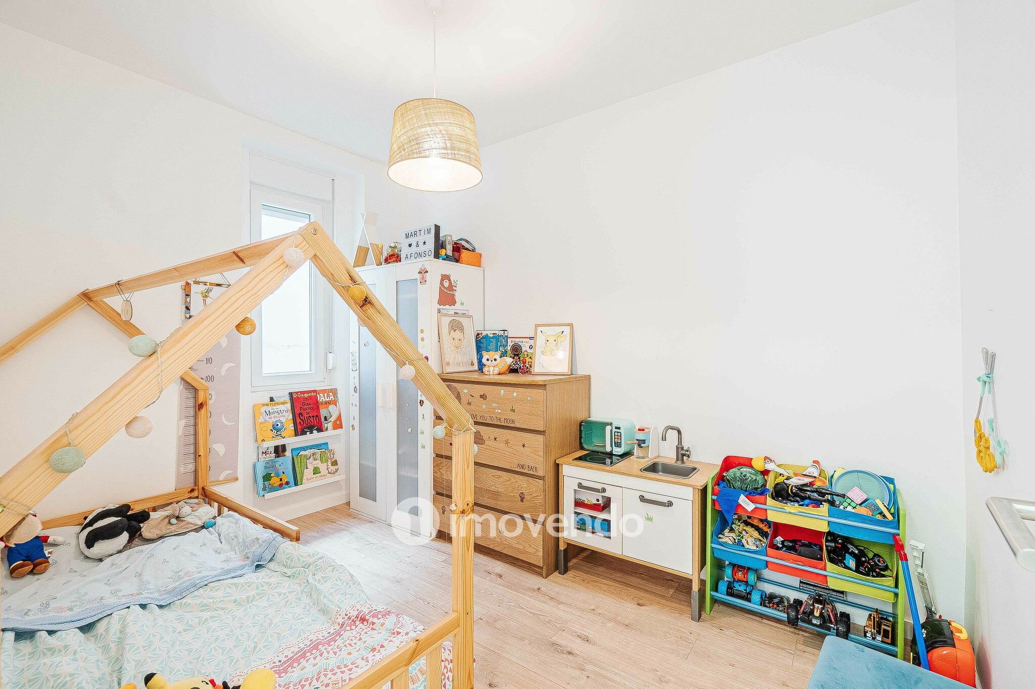 Apartamento T3+1 remodelado, com cozinha equipada, em Arroios