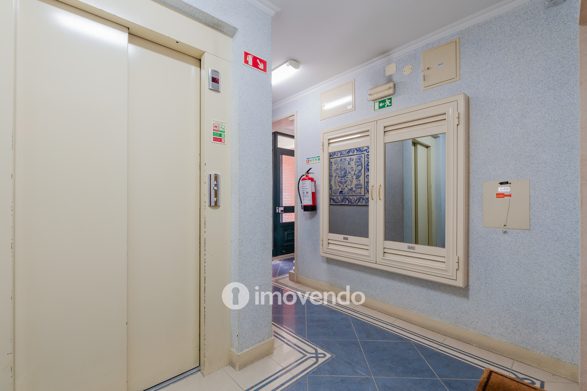 Apartamento T3 com terraço de 75m², no centro de Alcochete