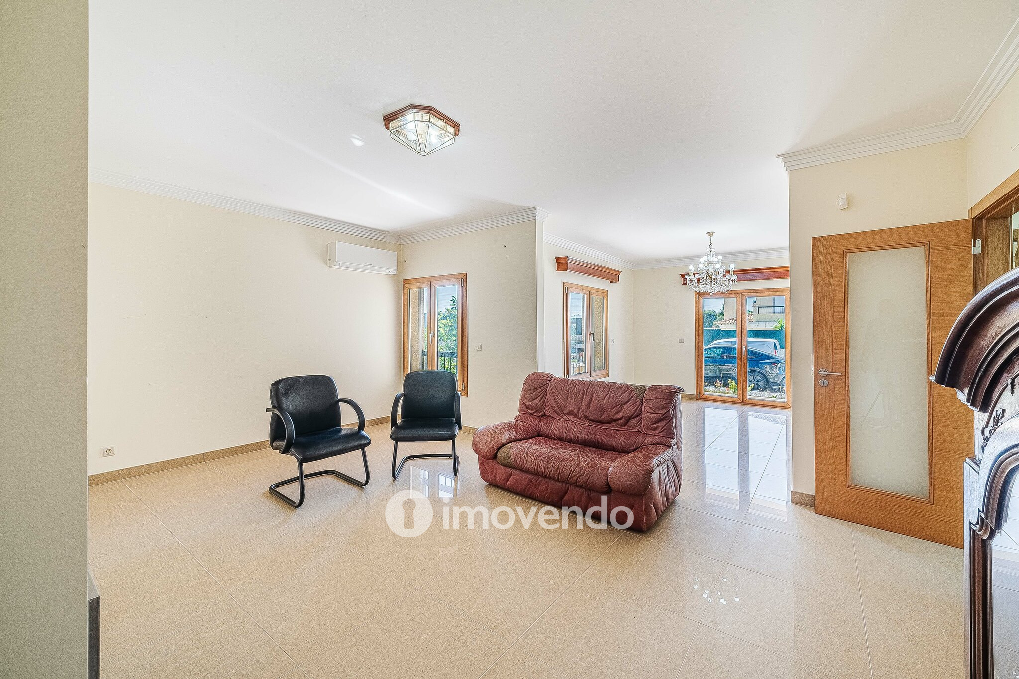 Moradia T4, com condomínio com piscina, em Almargem do Bispo